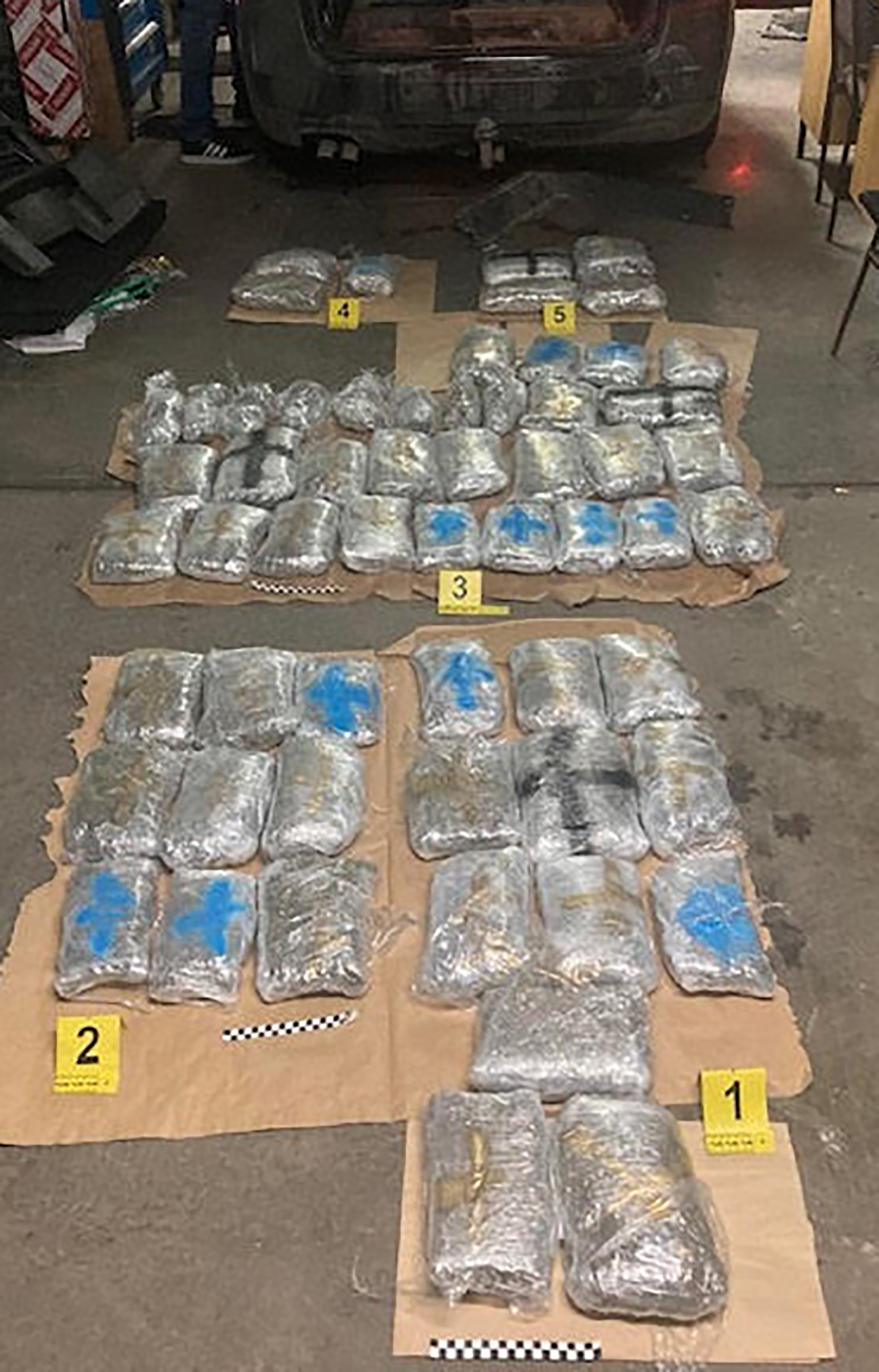 Zaplena 33 kilograma marihuane automobilu Pasat u okolini Brusa