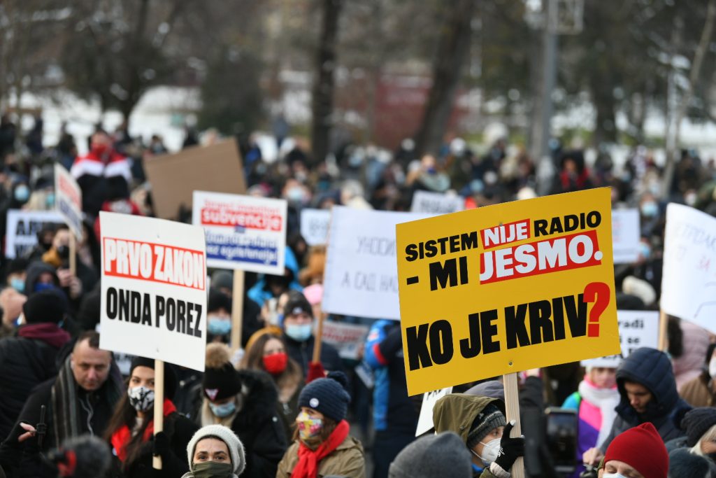 Beograd 16. januar 2021. Udruzenje radnika na internetu (frilenseri) protest ispred Narodne skupstine u Beogradu  Foto:Vesna Lalić/Nova.rs