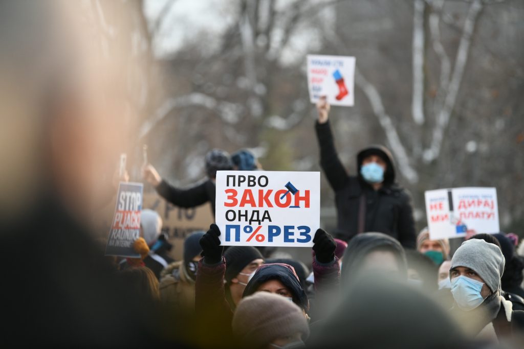Beograd 16. januar 2021. Udruzenje radnika na internetu (frilenseri) protest ispred Narodne skupstine u Beogradu  Foto:Vesna Lalić/Nova.rs