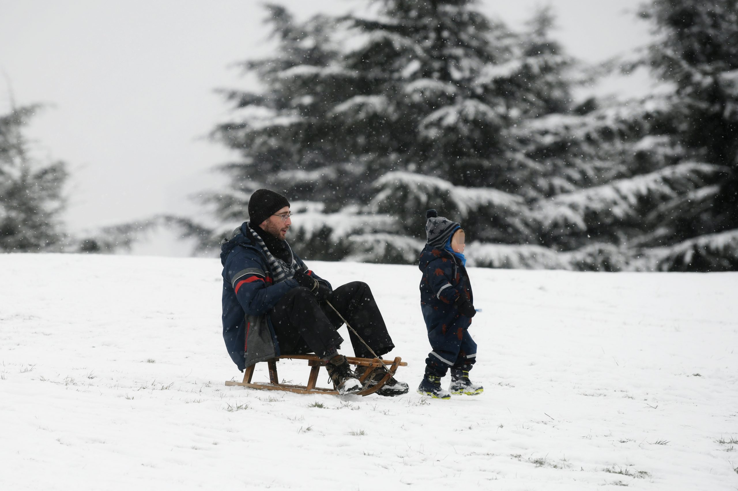 Beograd 17. januar 2021. Sneg u Beogradu iznenadio je danas gradjane sankanje Foto:Vesna Lalić/Nova.rs