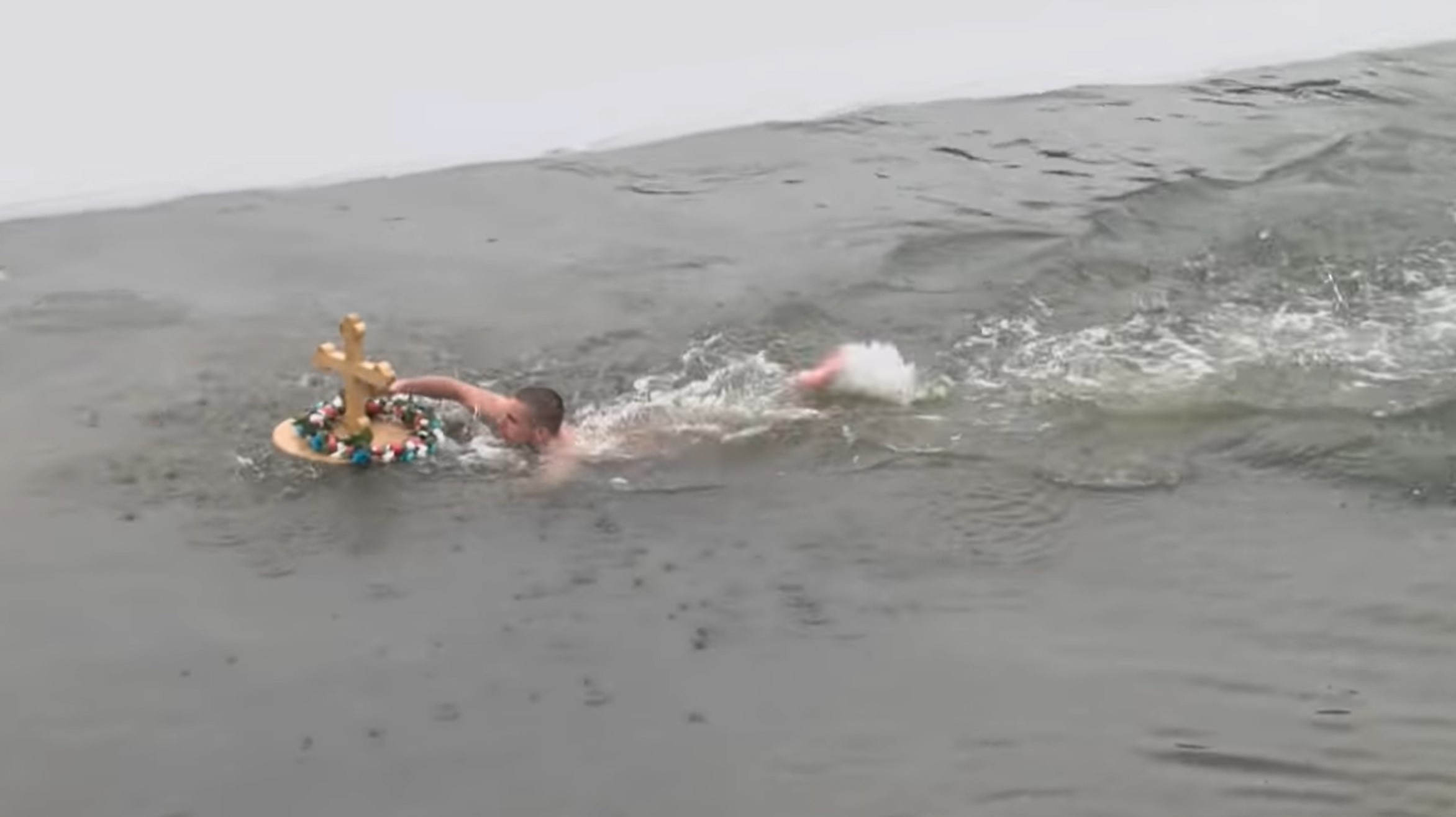 BOGOJAVLJENJE 2019 - PLIVANJE ZA KRST ČASNI U KRAGUJEVCU