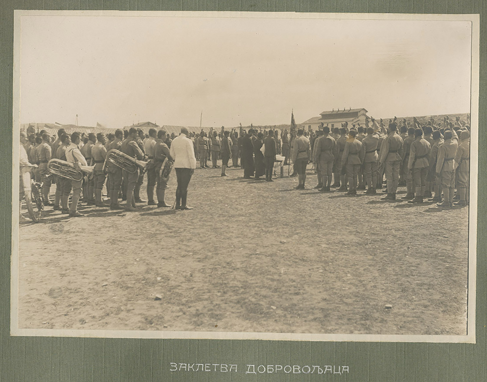 Naoružanje dobrovoljaca iz Amerike u Srpskoj vojsci Foto: vlasništvo Fondacija misija Halijard