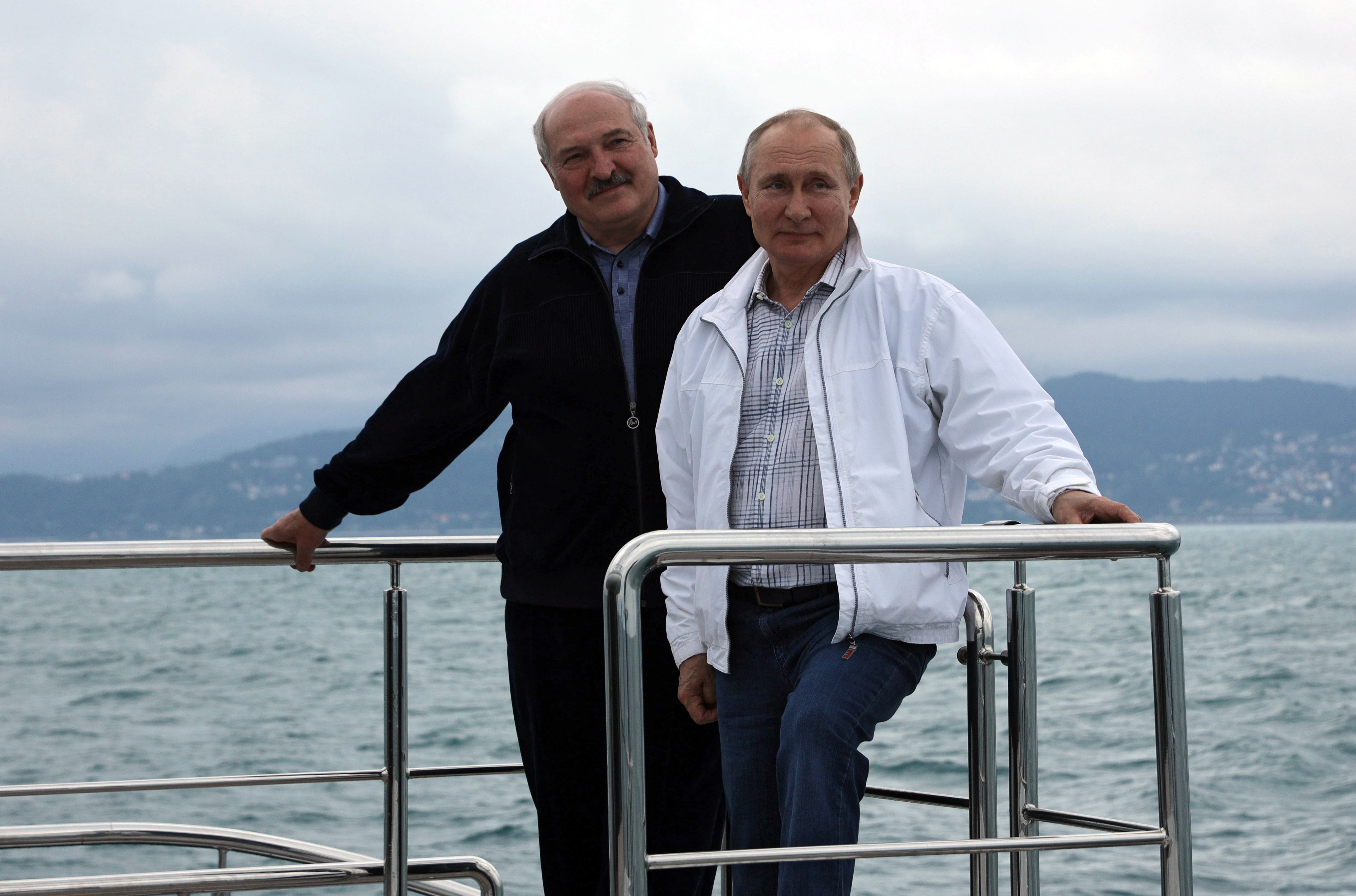 Russian President Vladimir Putin meets with Belarusian President Alexander Lukashenko