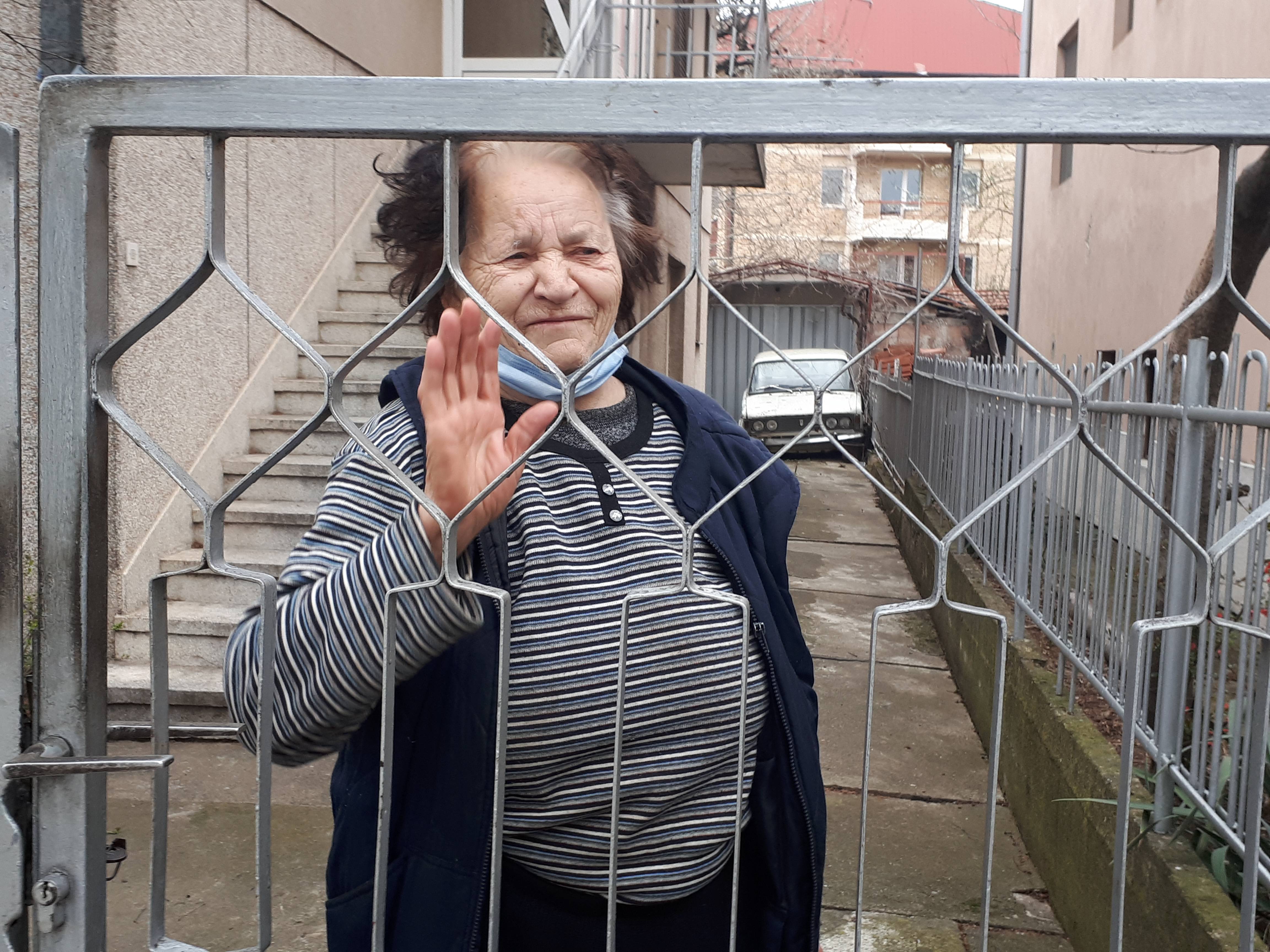 NISLIJKA VEC GODINU DANA NA UVREDLJIVOJ SMRTOVNICI IAKO JE ZIVA