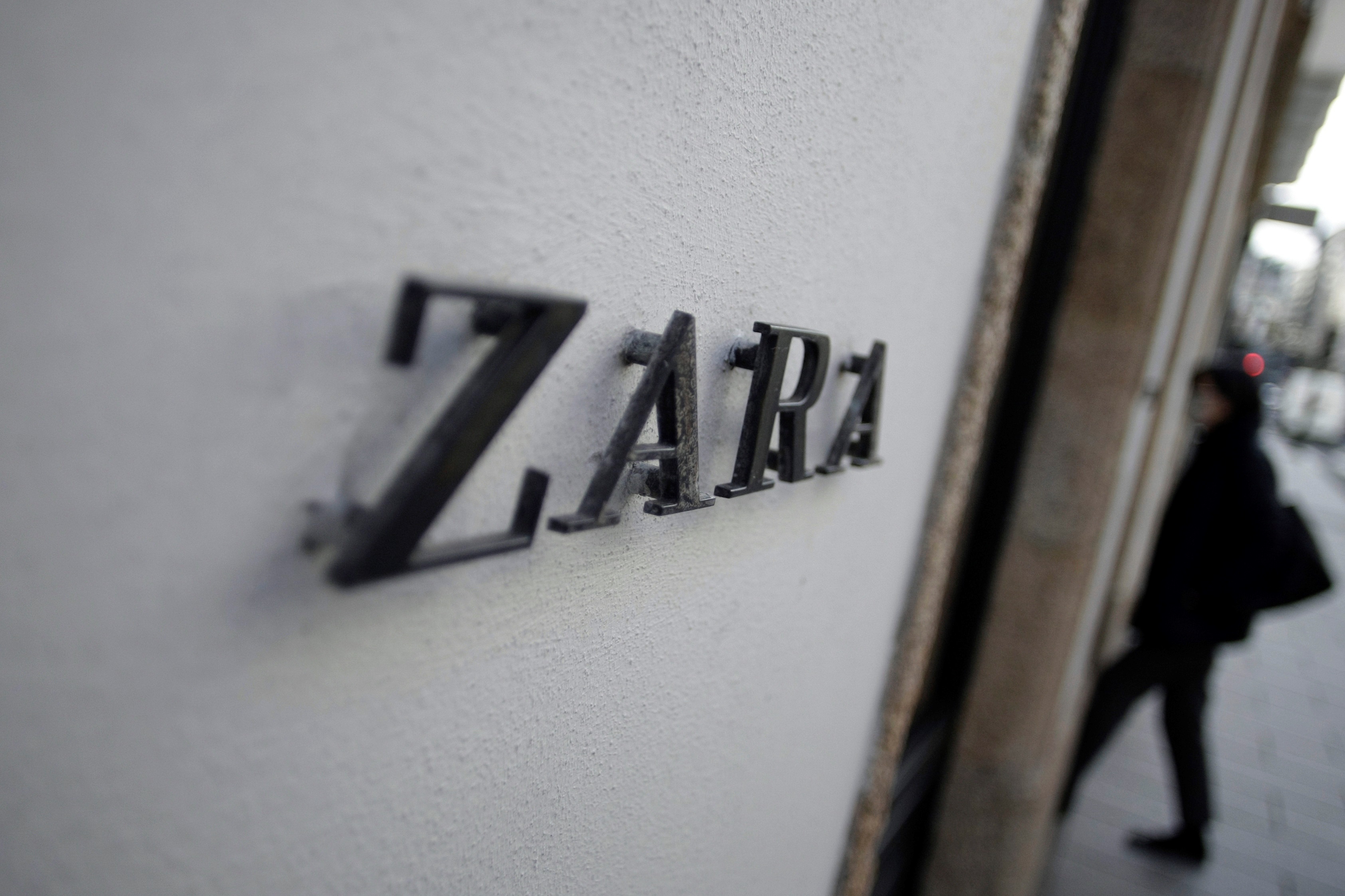 Zara, Inditex earns 671 million from February to October