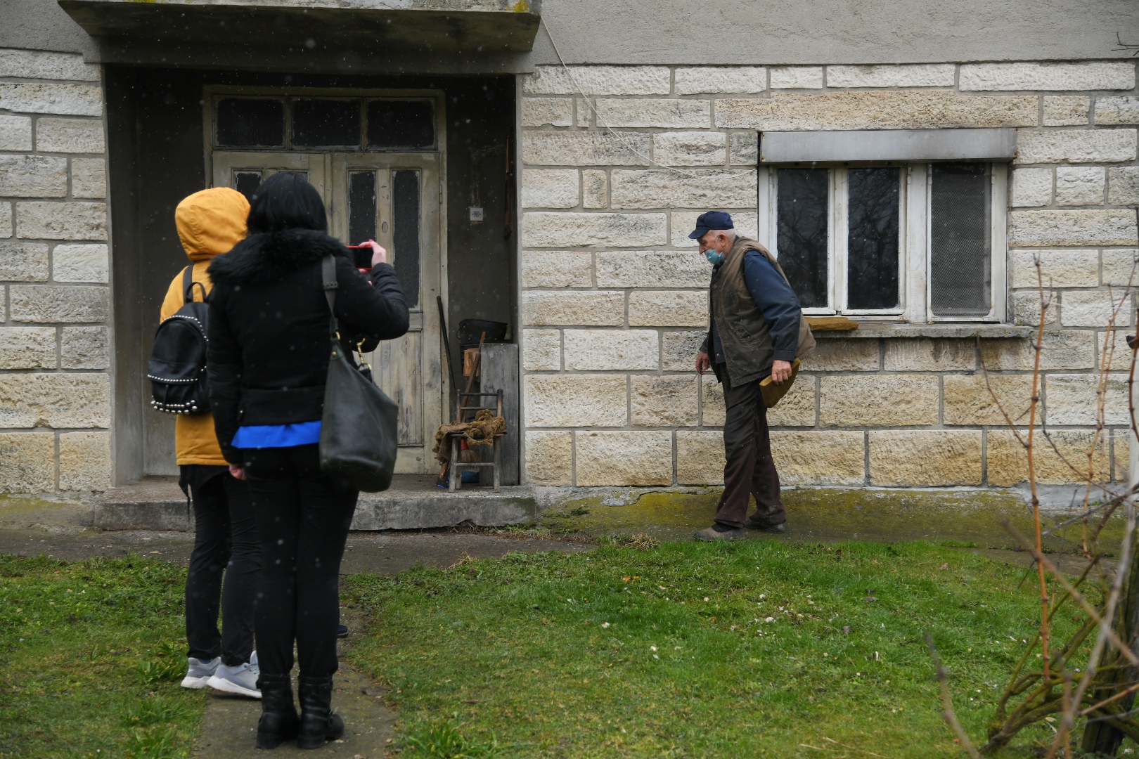 Beograd, 22.03.2021. Otac ubice, deda ubijenog. Barajevo, hronika, ubistvo, samoubistvo, otac ubio sina, pa izvršio samoubistvo Foto: Nemanja Jovanović/Nova.rs