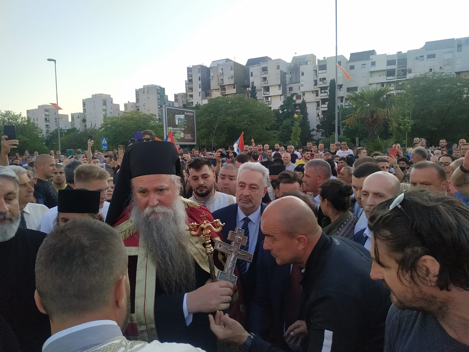 Podgorica, Saborni hram, mitropolit Joanikije doček, Foto: drug Vojislava Milovančevića