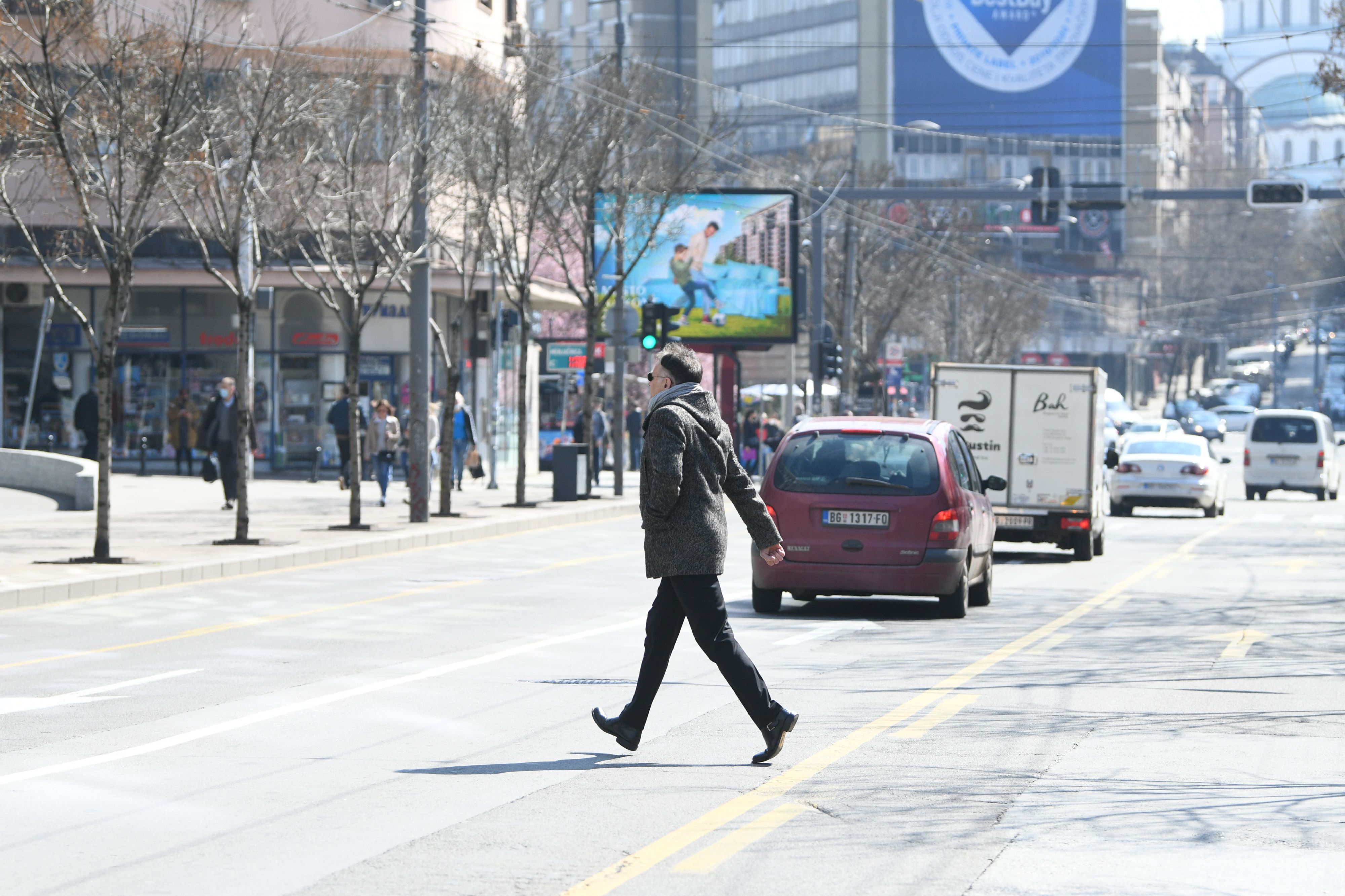 Beograd 26.03.2021. Branislav Lecic ispred kuce, polazi na saslusanje u policiju. Foto: Filip Krainčanić/Nova.rs