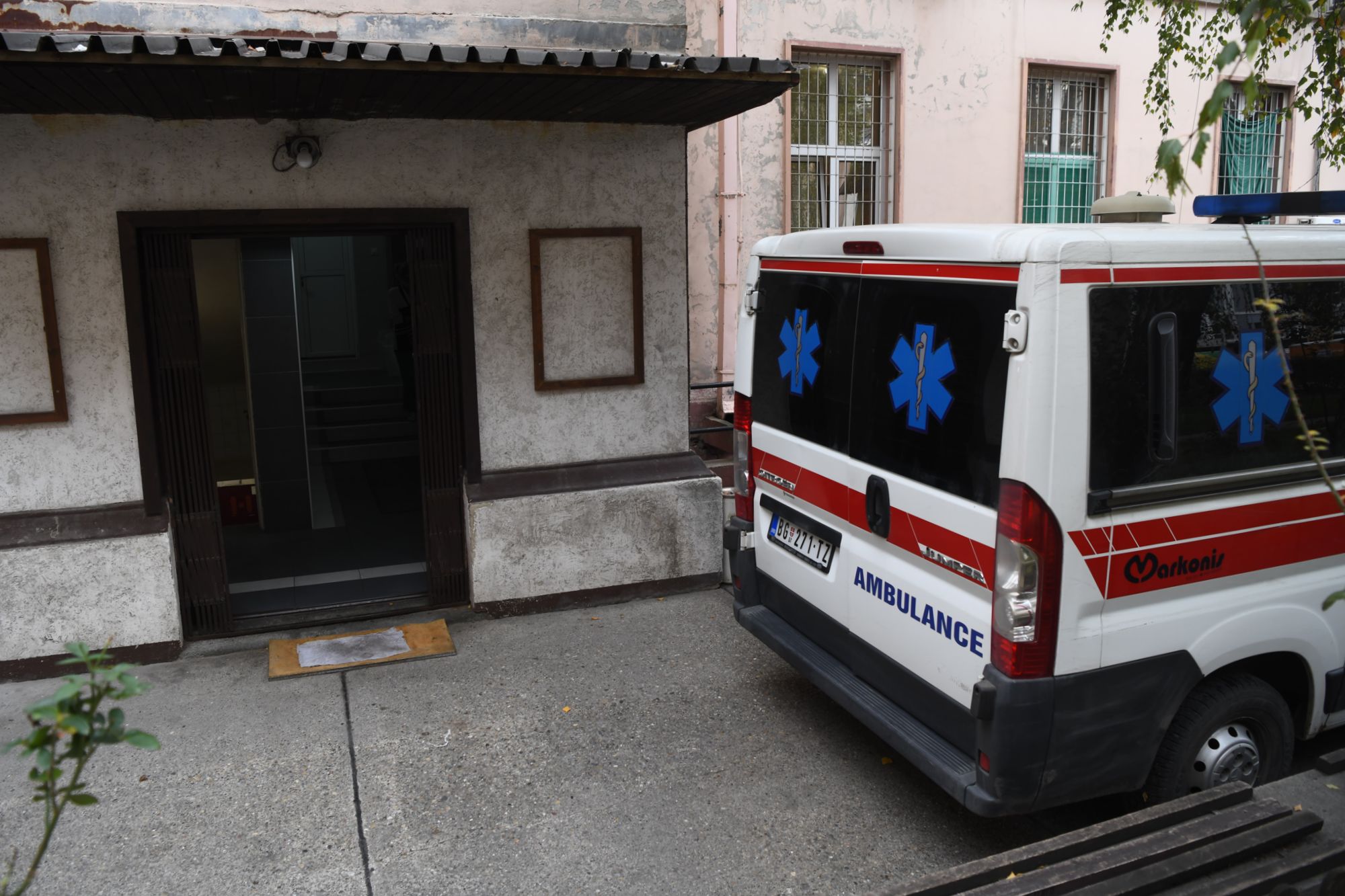 Beograd, 10.11.2020. Laza Lazarević, klinika za psihijatrijske bolesti, hitna pomoć vozilo Foto: Goran Srdanov/Nova.rs