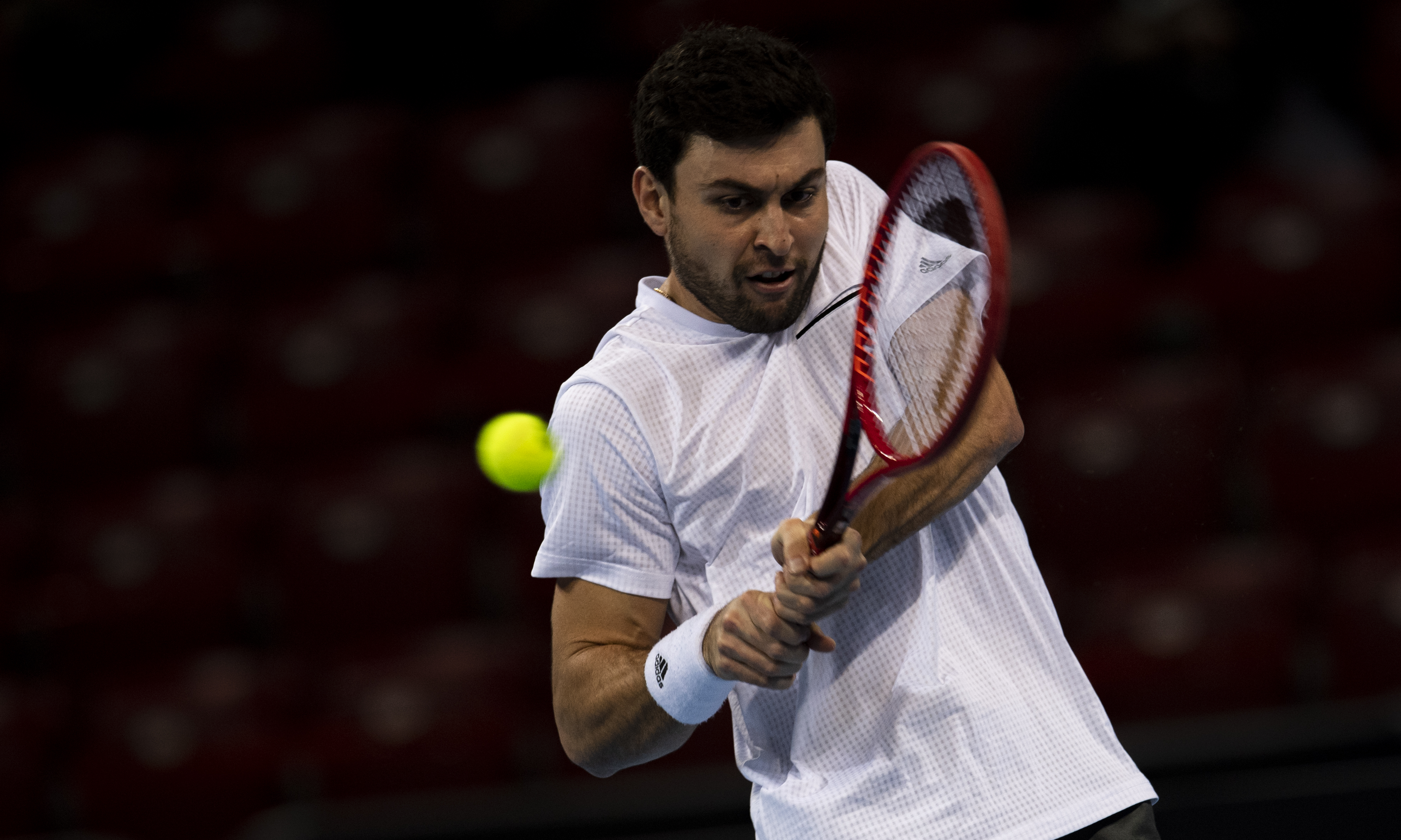 epa08813613 Aslan Karatsev of Russia in action during his second round match against Alex De Minaur of Australia at the Sofia Open ATP 250 tennis tourrnament in Sofia, Bulgaria, 11 November 2020.  EPA-EFE/VASSIL DONEV