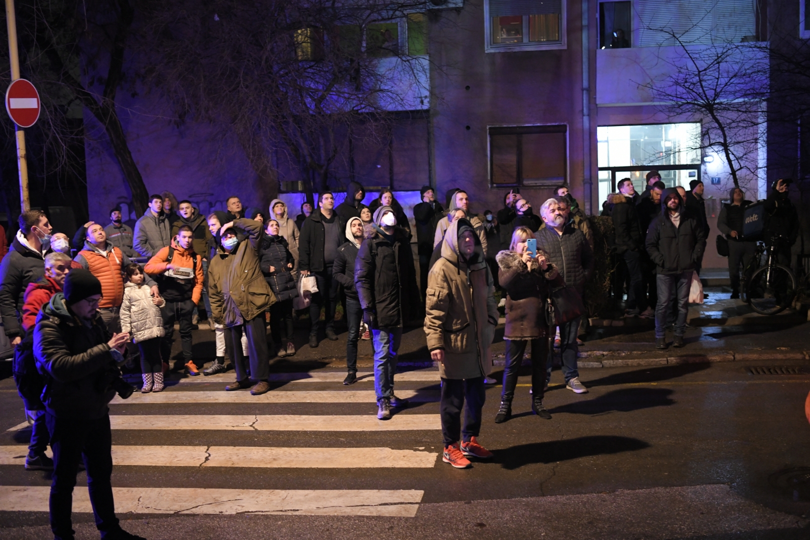 Beograd 01. februar 2021. Pozar Zvezdara ulica Cirila i Metodija stambena zgrada vatrogasci Foto:Dragan Mujan/Nova.rs