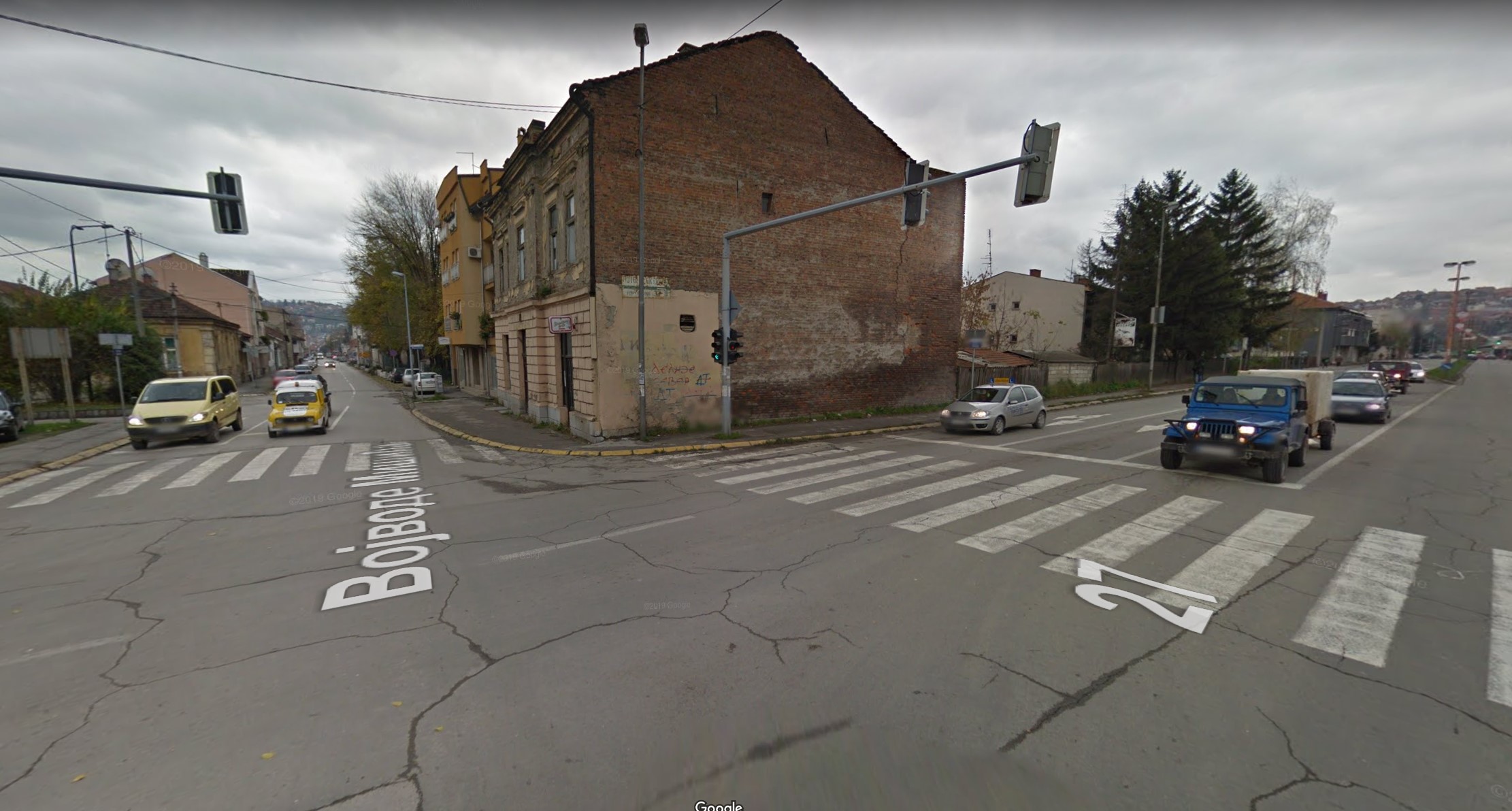 Raskrsnica - "tempirana bomba", semafori na ukljucenju na Regionalni mag.put u centru Valjeva ne rade,. Valjevo raskrsnica