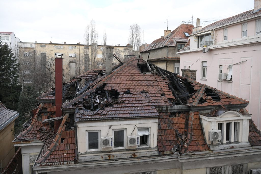 Beograd, 12.02.2021. Vračar, Molerova, Restoran Smokvica požar, vatrogasci Foto: Dragan Mujan/Nova.rs