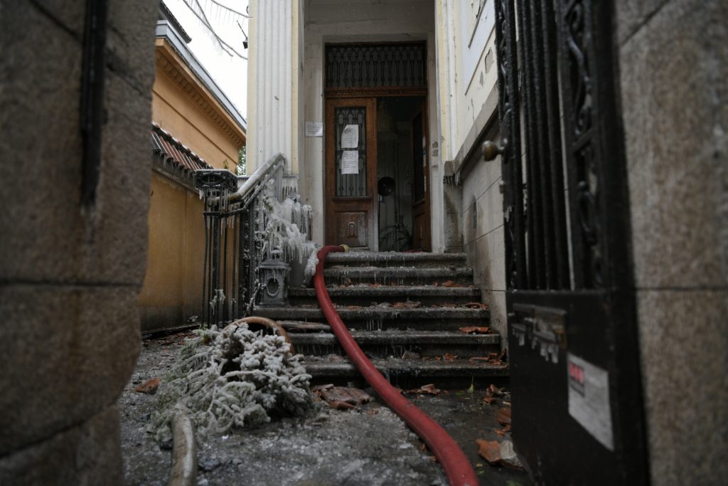 Beograd, 12.02.2021. Vračar, Molerova, Restoran Smokvica požar, vatrogasci Foto: Dragan Mujan/Nova.rs