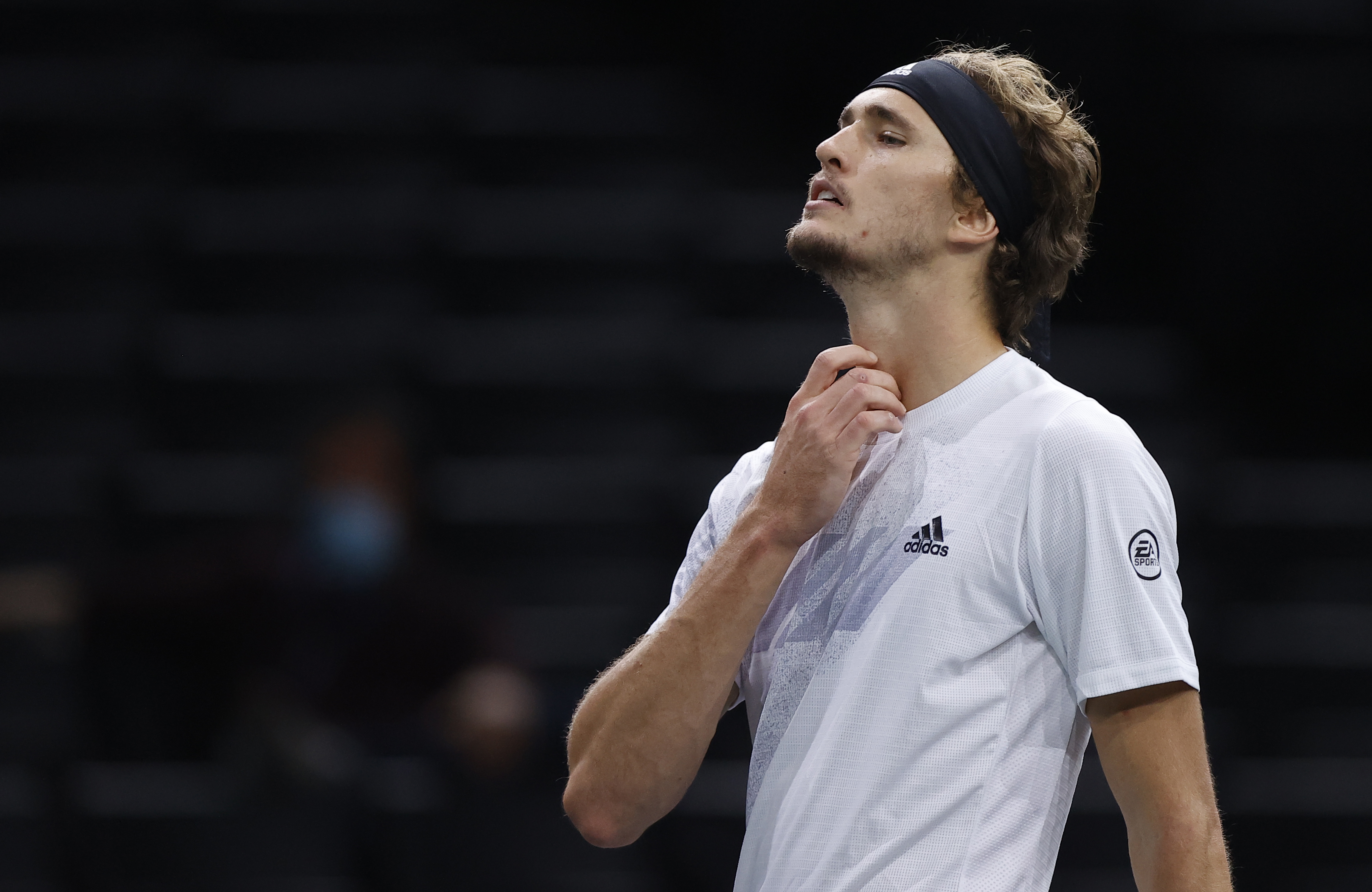 epa08805147 Alexander Zverev of Germany  reacts during his semifinal match against  Rafael Nadal of Spain at the Rolex Paris Masters tennis tournament in Paris, France, 07 November 2020.  EPA-EFE/IAN LANGSDON
