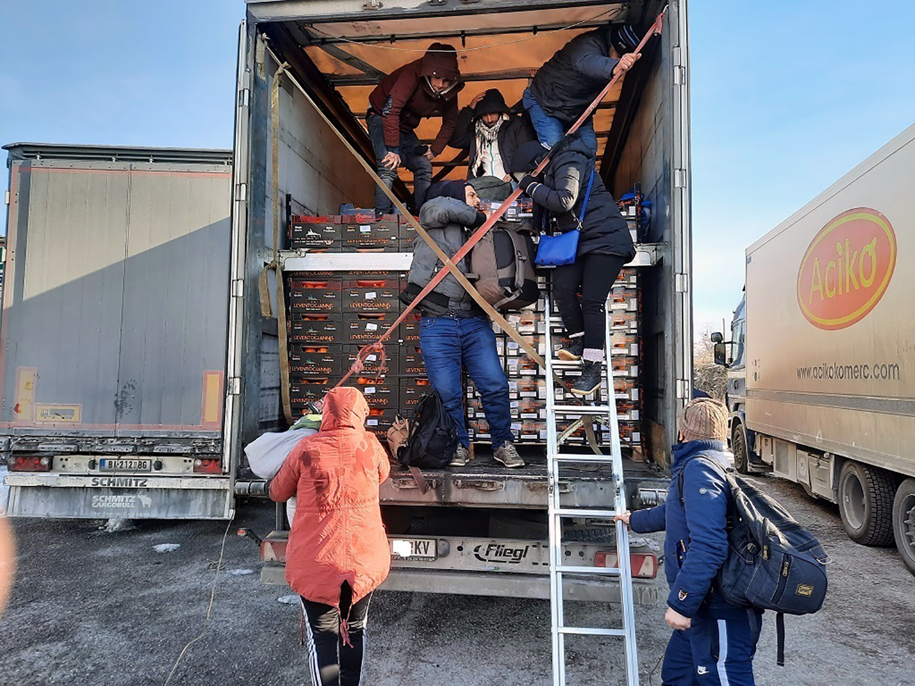 pune prikolica migranata Presevo 17 02 2021