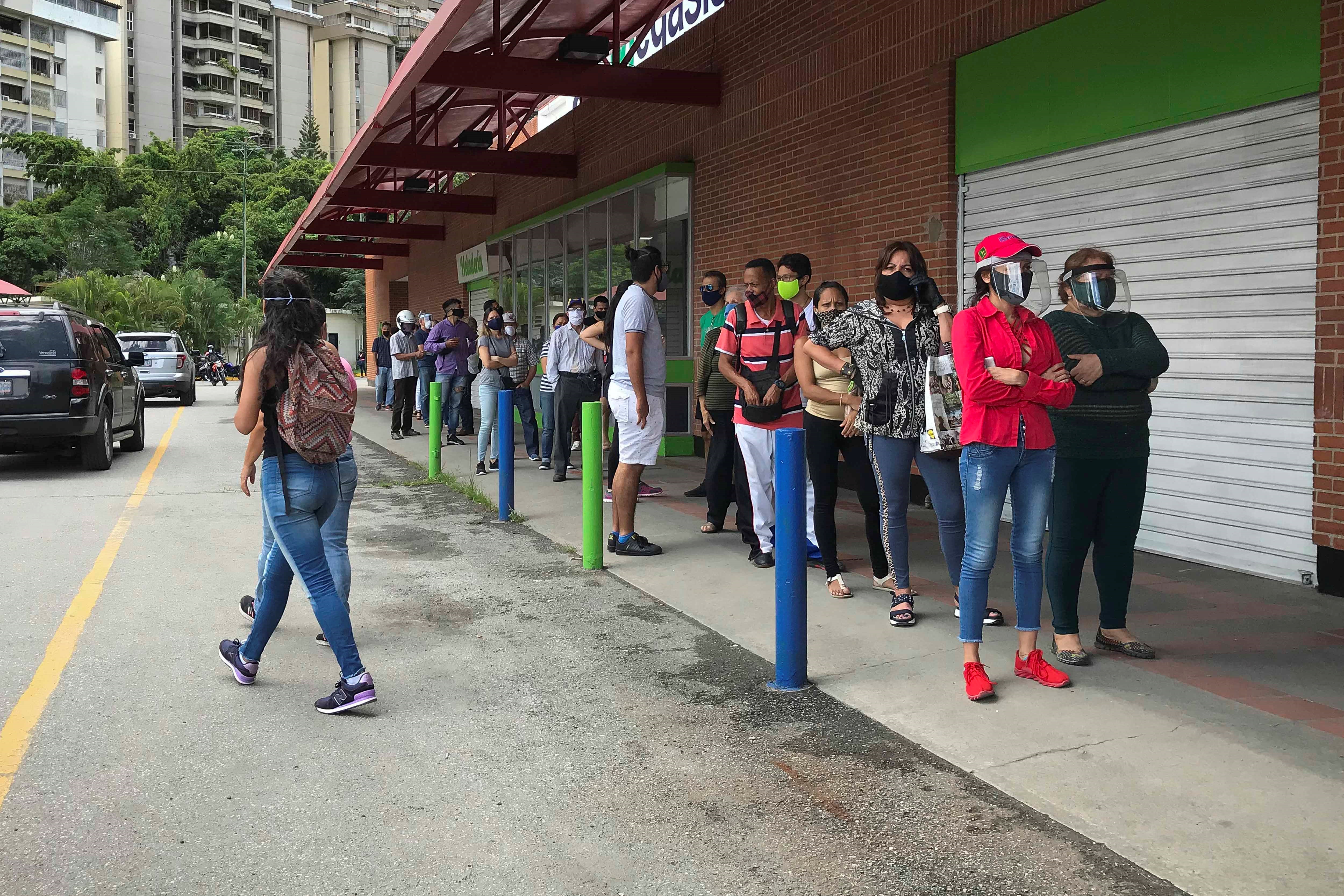 Iranian supermarket Megasis opens in Caracas
