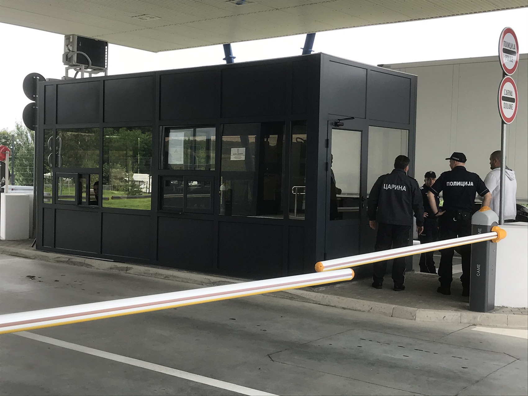 Rad carine i policije na GP Sot