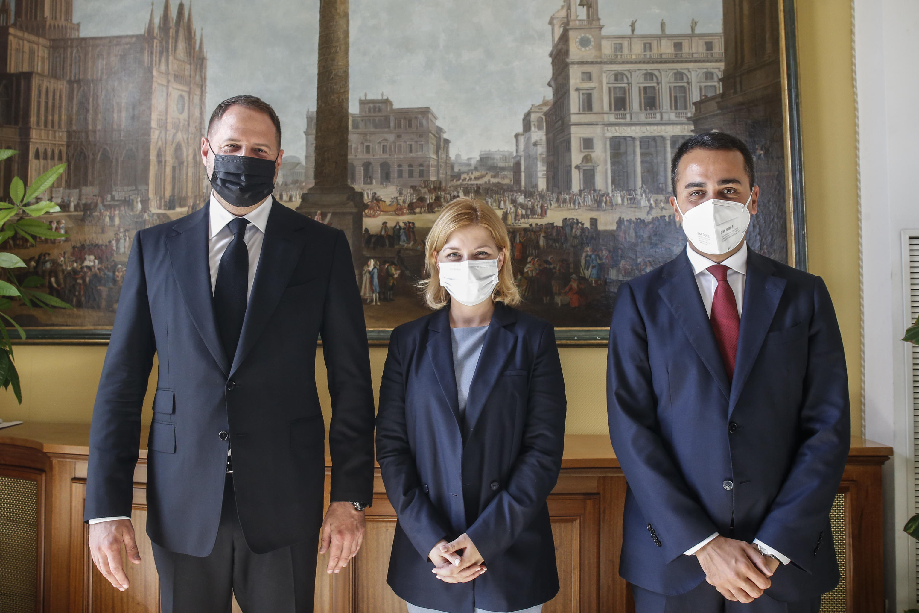 Italian FM Di Maio meets Ukraine delegation