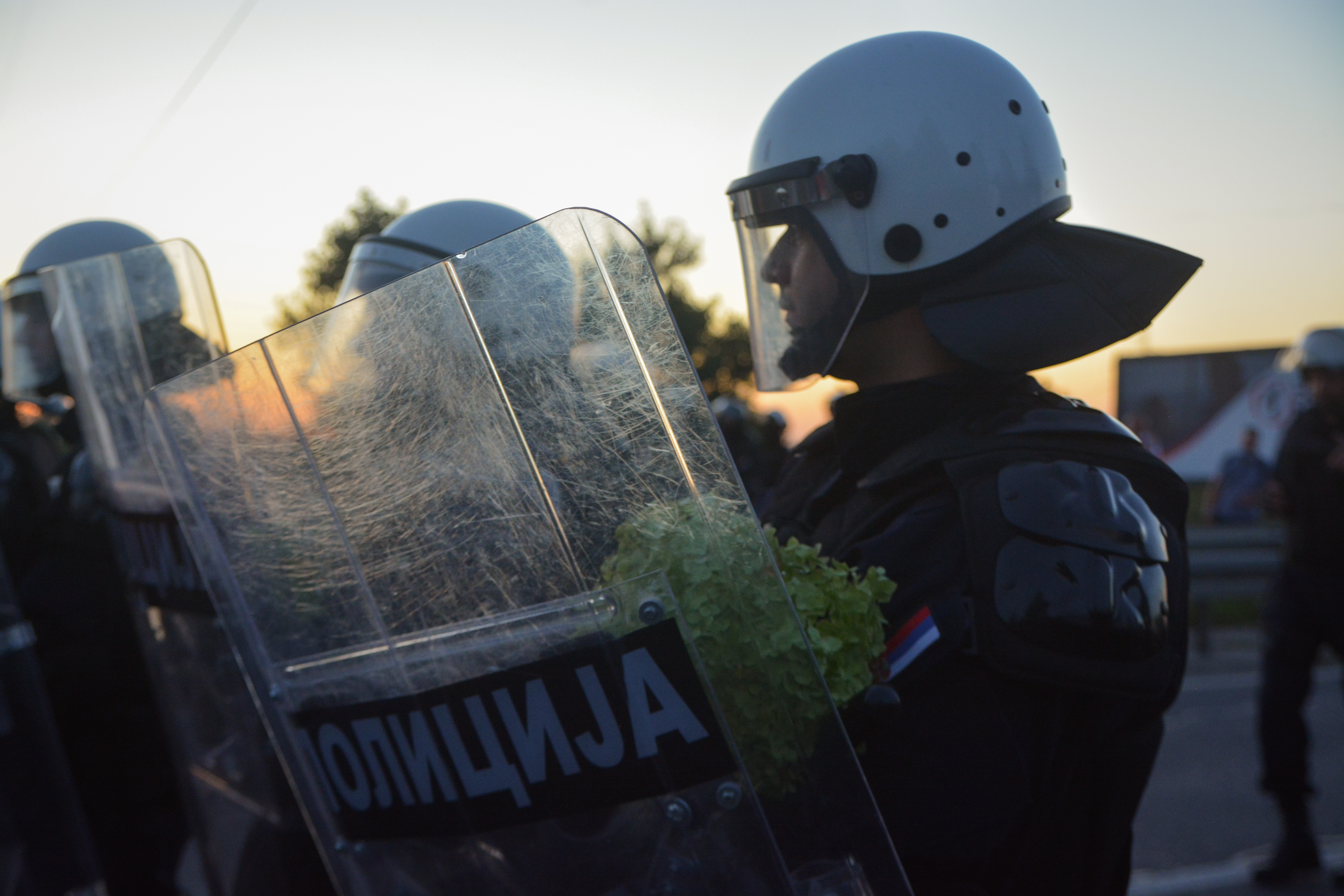 Novi Sad 10.07.2020. Protest u Novom Sadu, autoput, auto-put, auto put, policija, žandarmerija, kordon DOBIJENE FOTOGRAFIJE, ČITALAC, SA DOZVOLOM ZA KORIŠĆENJE Foto: Jovan Radaković