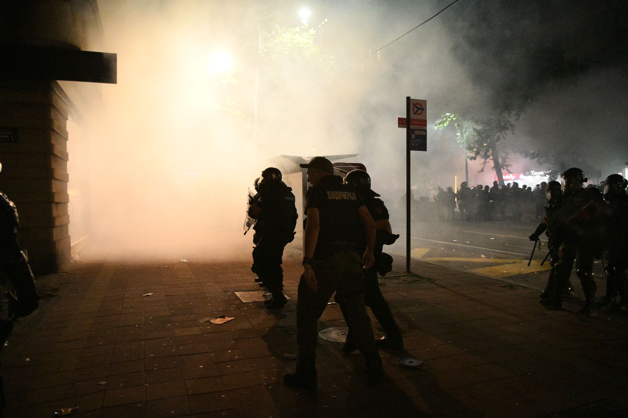 Beograd 08.07.2020. Protest, drugi dan demonstracija, haos, suzavac, paljenje, povređeni, policija Foto: Filip Krainčanić/Nova.rs