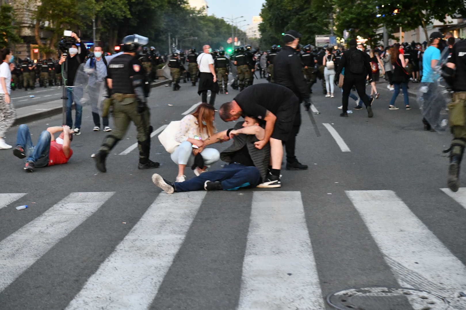 Beograd 08.07.2020. Protest, drugi dan demonstracija, haos, suzavac, paljenje, povređeni, policija Foto: Vladislav Mitić/Nova.rs