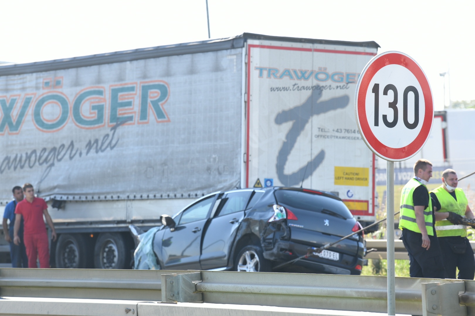 Beograd 09.09.2020. Saobraćajna nesreća, udes, sudar, automobil, kamion, šleper, petlja, Dobanovci Foto: Vesna Lalić/Nova.rs