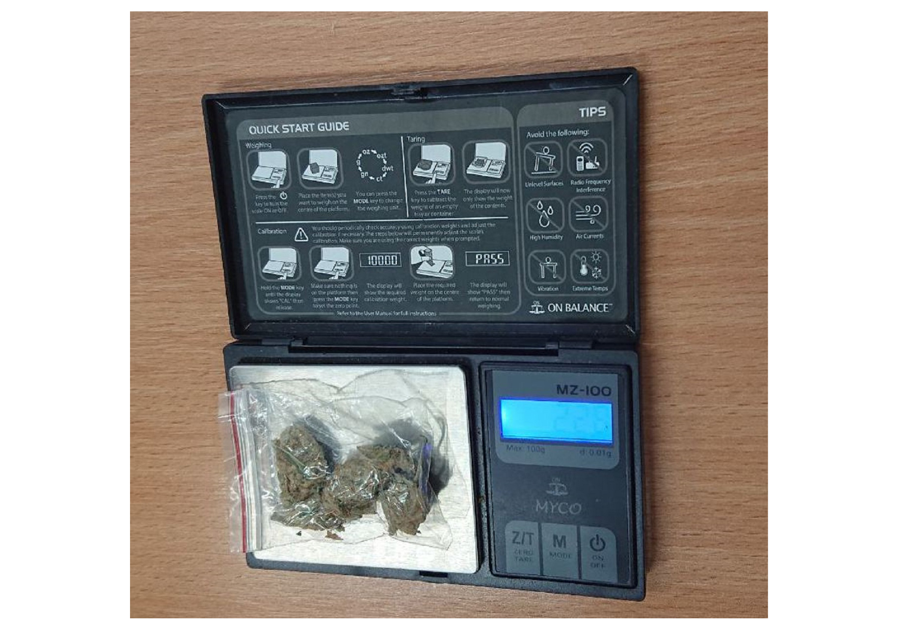 Gradina, 13. jula 2020. - Carinici su u saradnji sa policijom 13. jula 2020. godine na prelazu Gradina sprecili pokusaj jednog putnika da prokrijumcari vise vrsta narkotika medju kojima i kokain u kamenu. FOTO TANJUG / UPRAVA CARINA / an