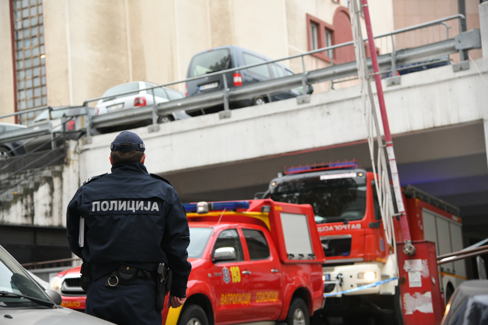 Beograd 04.12.2020. Eksplozija, Aberdareva ulica, Ilije Garašanina, RTS, eksplodirao auto, plinska boca, vatrogasci, vatrogasni kamion, vatrogasno vozilo, policija Foto: Nemanja Jovanović/Nova.rs