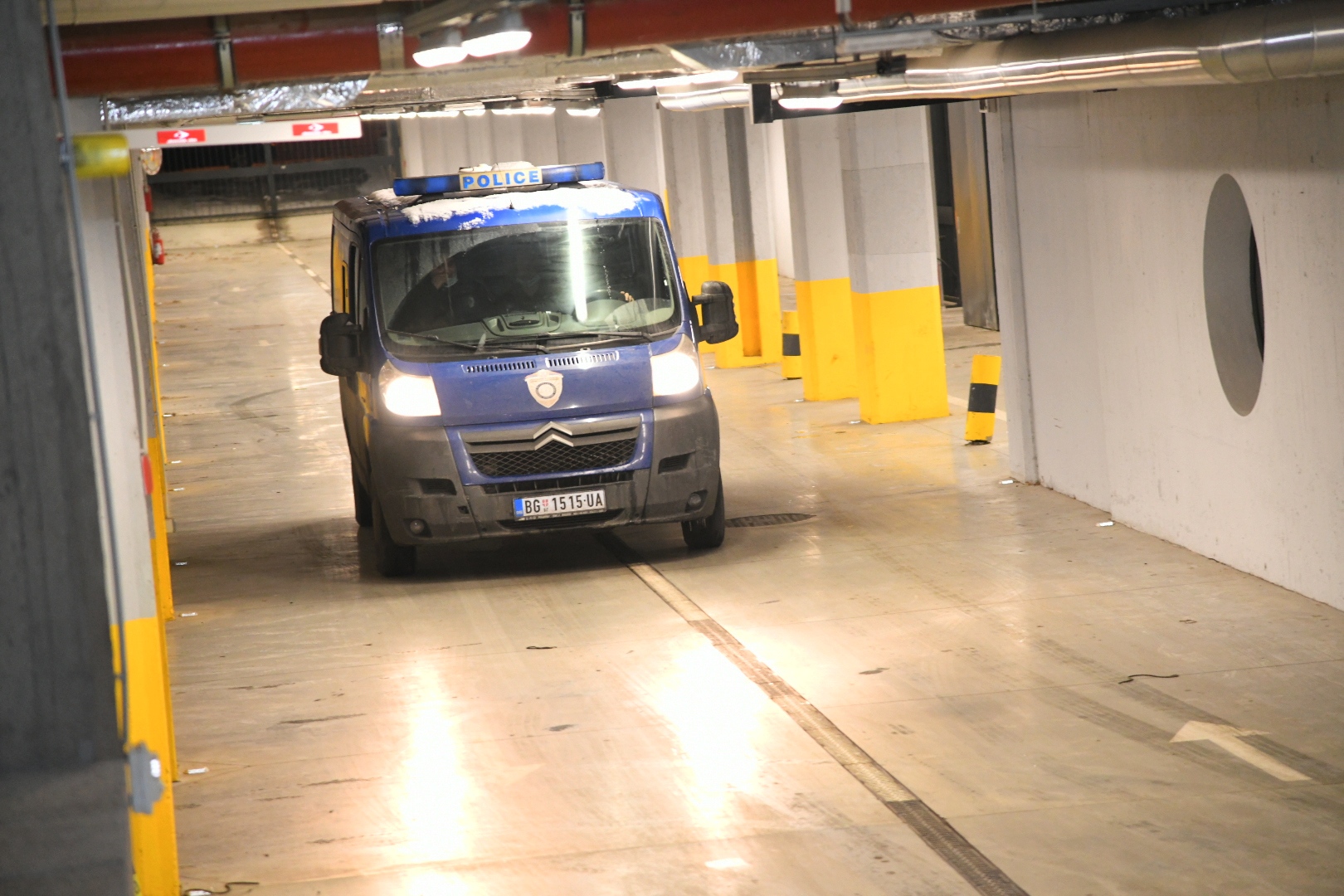 Beograd 18. januar 2021. Policijska marica nakon saslusanja odvozi Miroslava Miku Aleksica optuzenog za seksualno napastvovanje maloletnica u svojoj skoli glume Foto:Nemanja Jovanović/Nova.rs