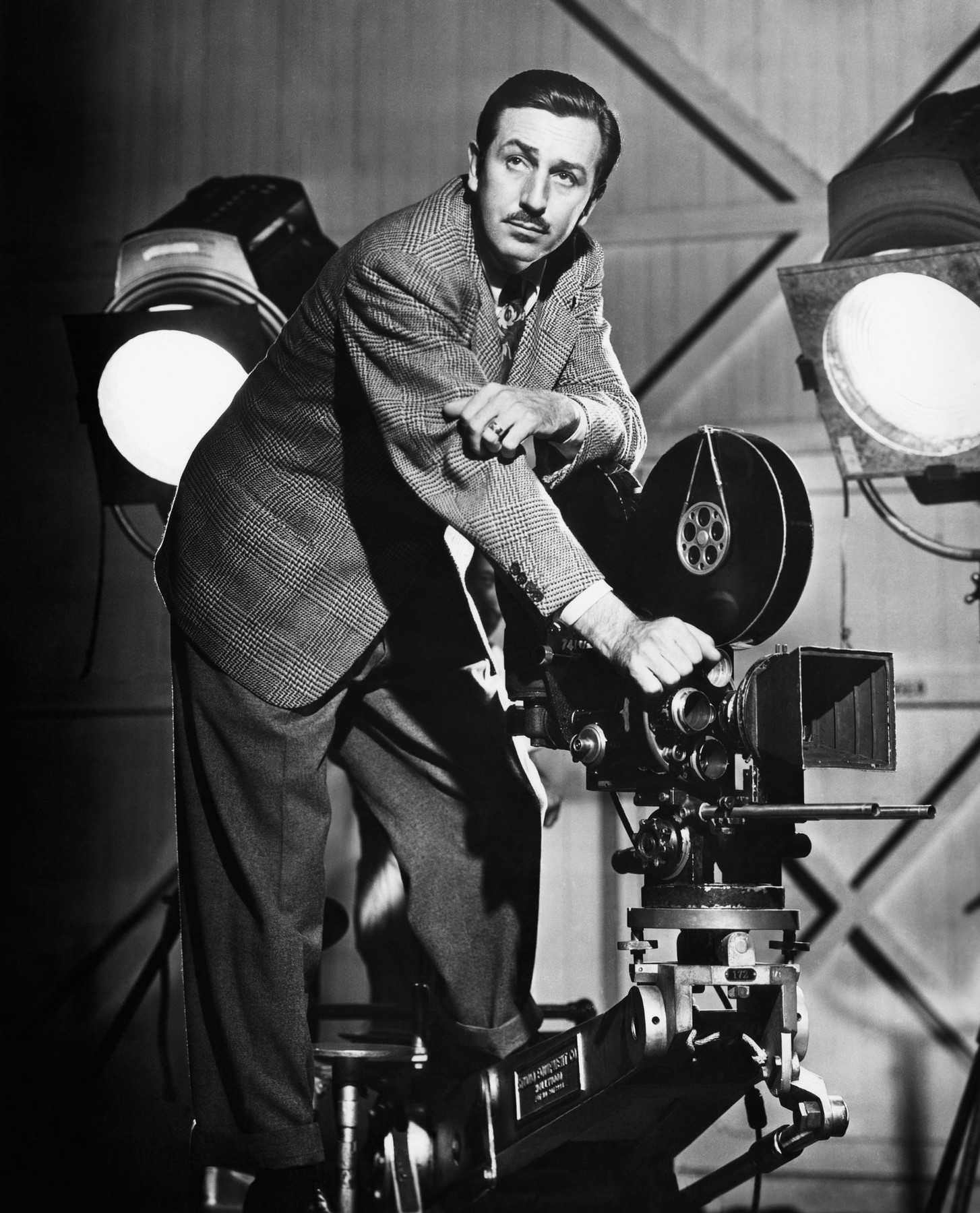 SONG OF THE SOUTH, producer Walt Disney on set, 1946,Image: 97212966, License: Rights-managed, Restrictions: For usage credit please use; Courtesy Everett Collection, Model Release: no, Credit line: Courtesy Everett Collection / Everett / Profimedia