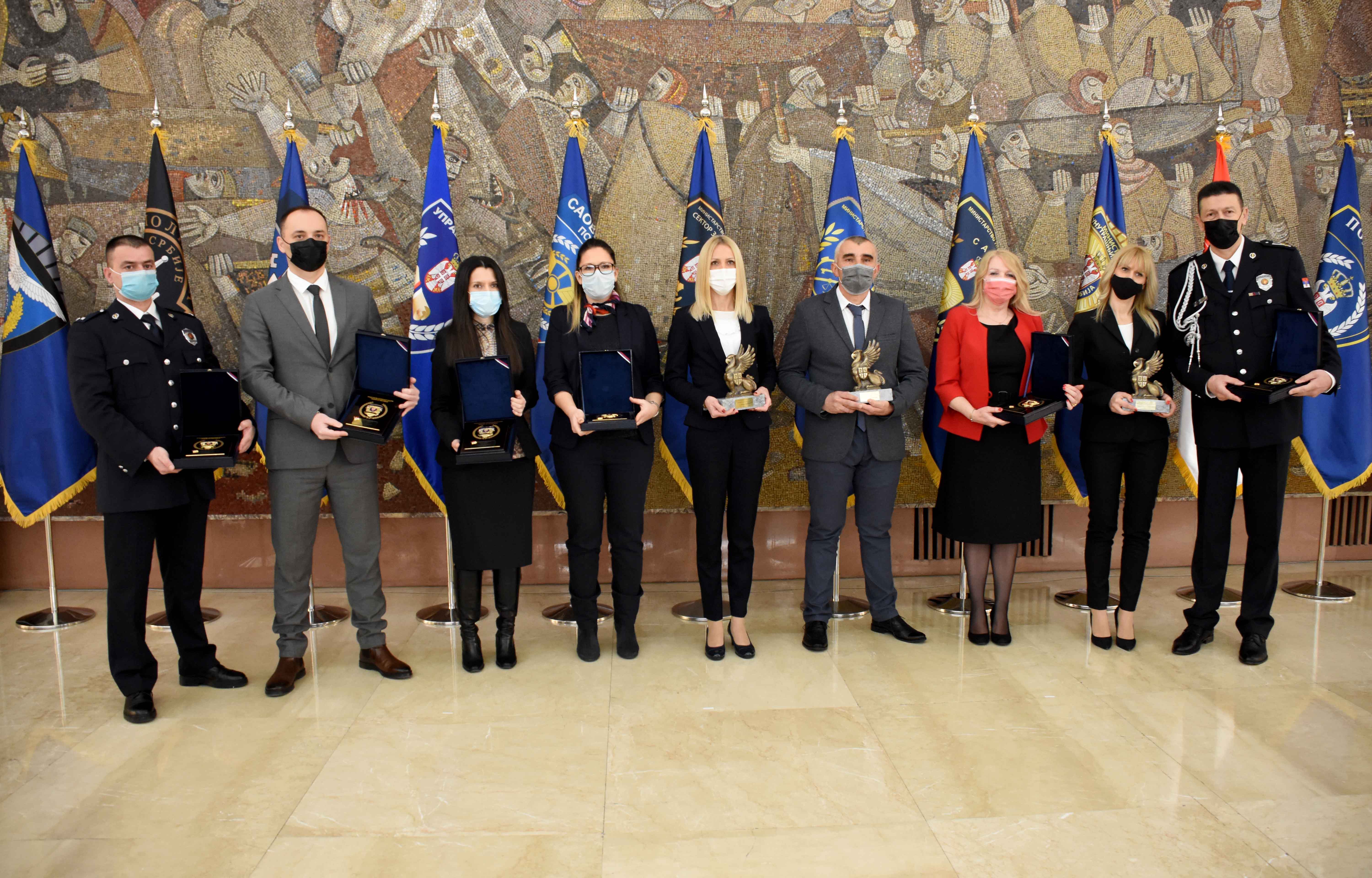 MUP-MINISTAR VULIN-NAGRADE-POLICAJCI