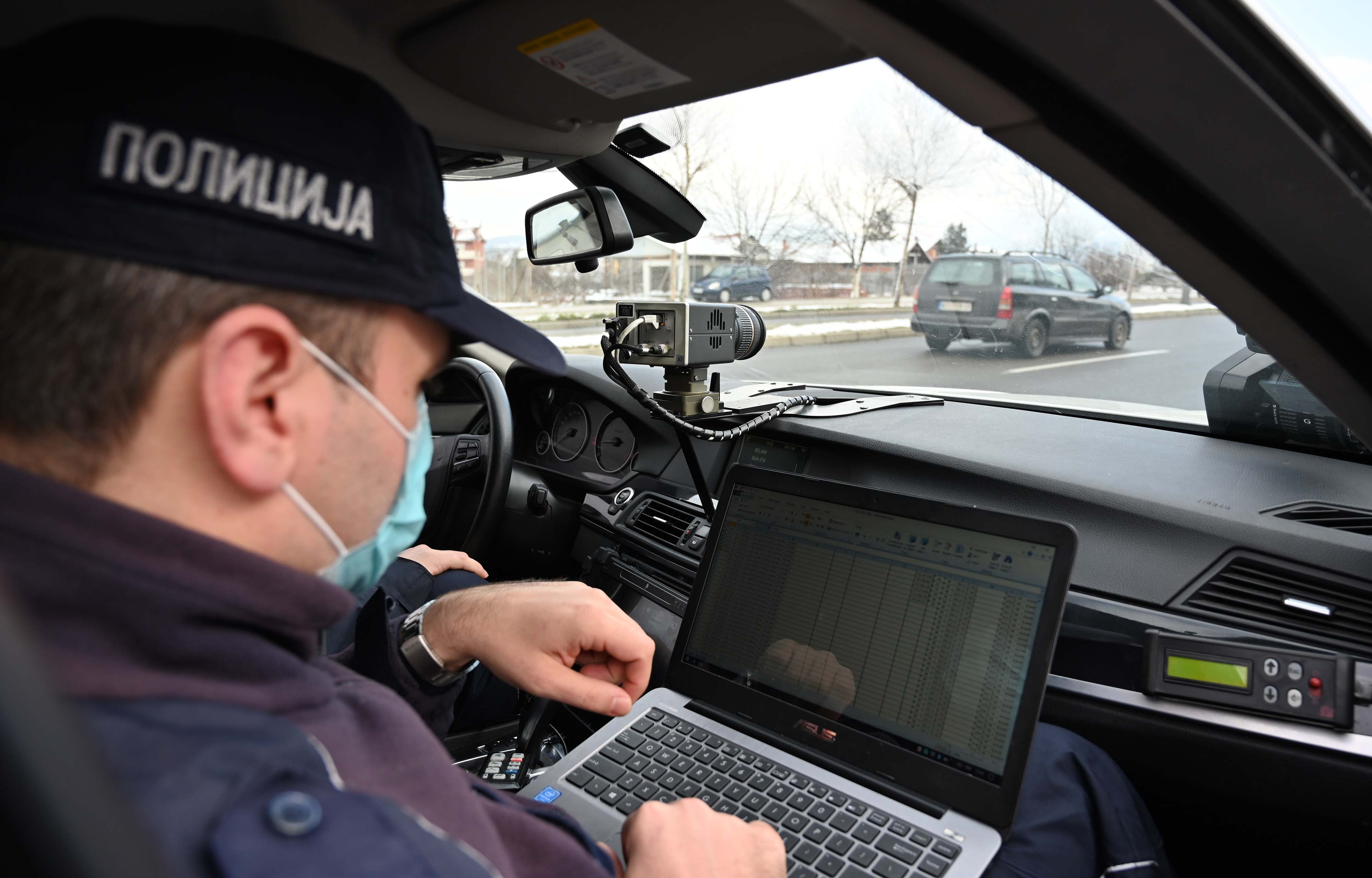 Nis, 15. januara 2021 - Ministar unutrasnjih poslova Aleksandar Vulin izjavio je danas u Nisu da je saobracajna policija u tom gradu, u poslednja cetiri dana, od uvodjenja pojacane kontrole saobracaja, otkrila 1.713 saobracajnih prekrsaja. TANJUG/ MUP/ mn