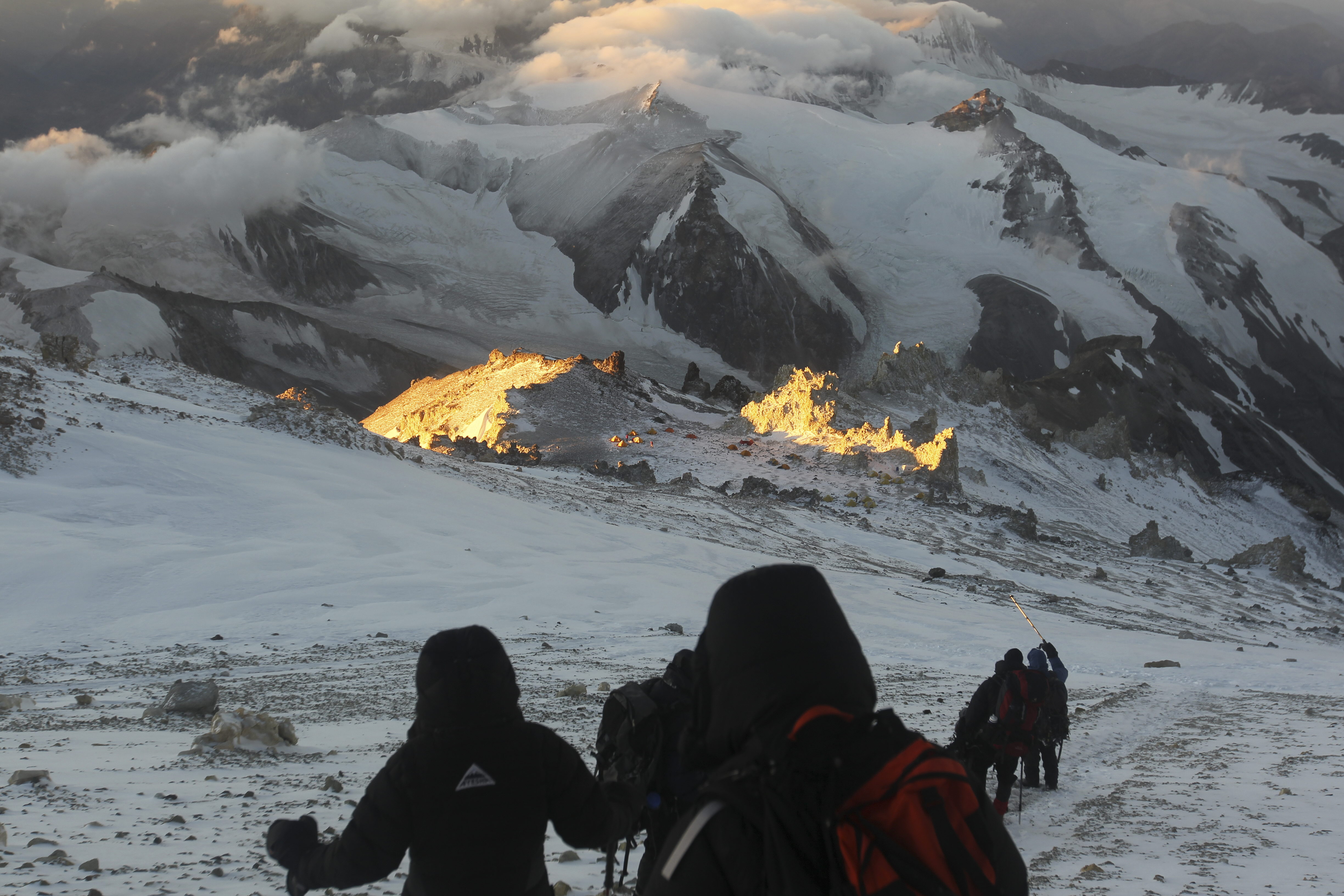 ARGENTINEAN SCIENTISTS STUDY GLACIERS AS REGULATORS IN TIME OF DROUGHT