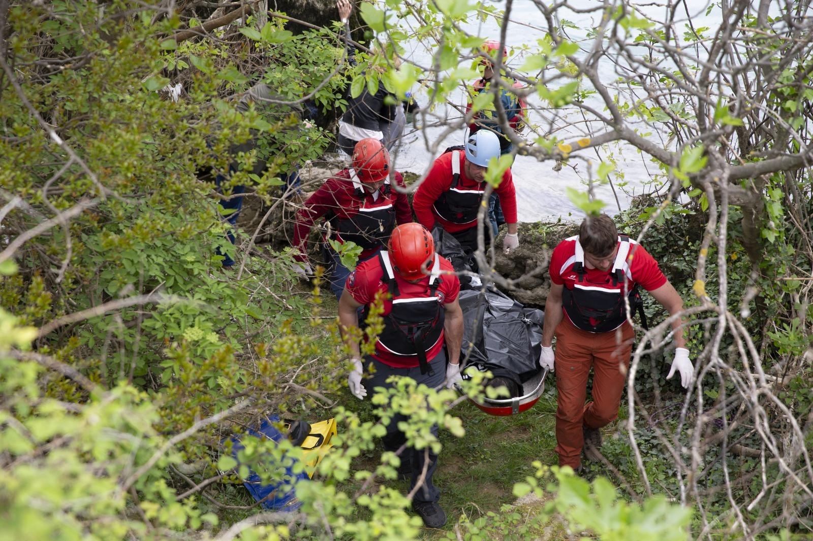 27.04.2021., Mostar, Bosna i Hercegovina - U Neretvi pronadjen mrtav muskarac-
Photo: Denis Kapetanovic/PIXSELL