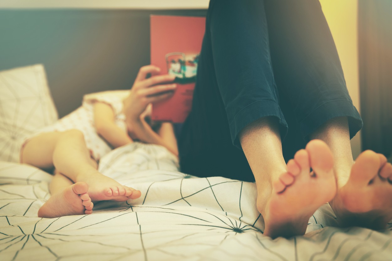 mother reading fairy book to her child in the evening before sleep at home,Image: 541358494, License: Royalty-free, Restrictions: , Model Release: yes, Credit line: Ronalds Stikans / Panthermedia / Profimedia