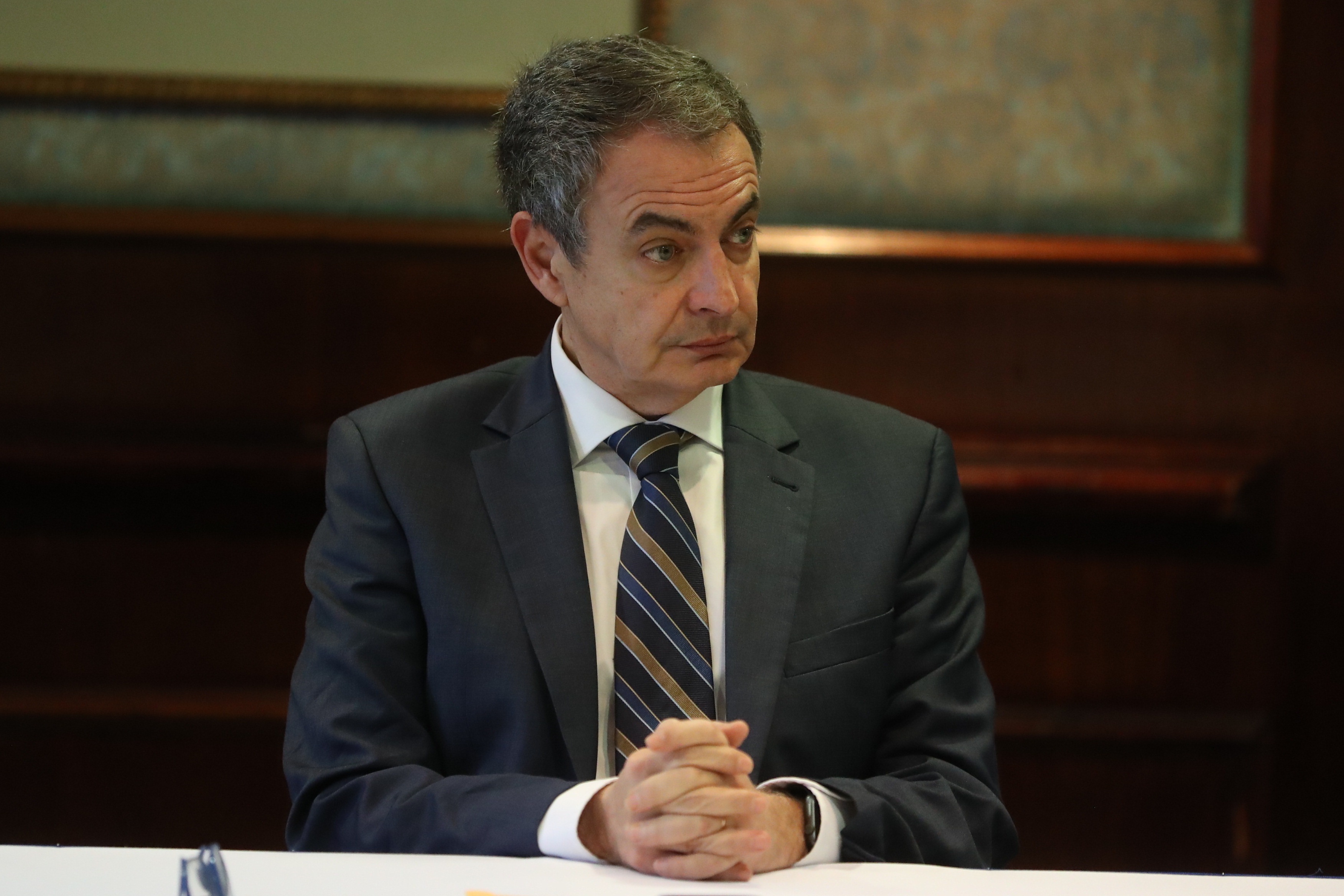 Zapatero meets with Venezuelan ministers and opposition in Caracas