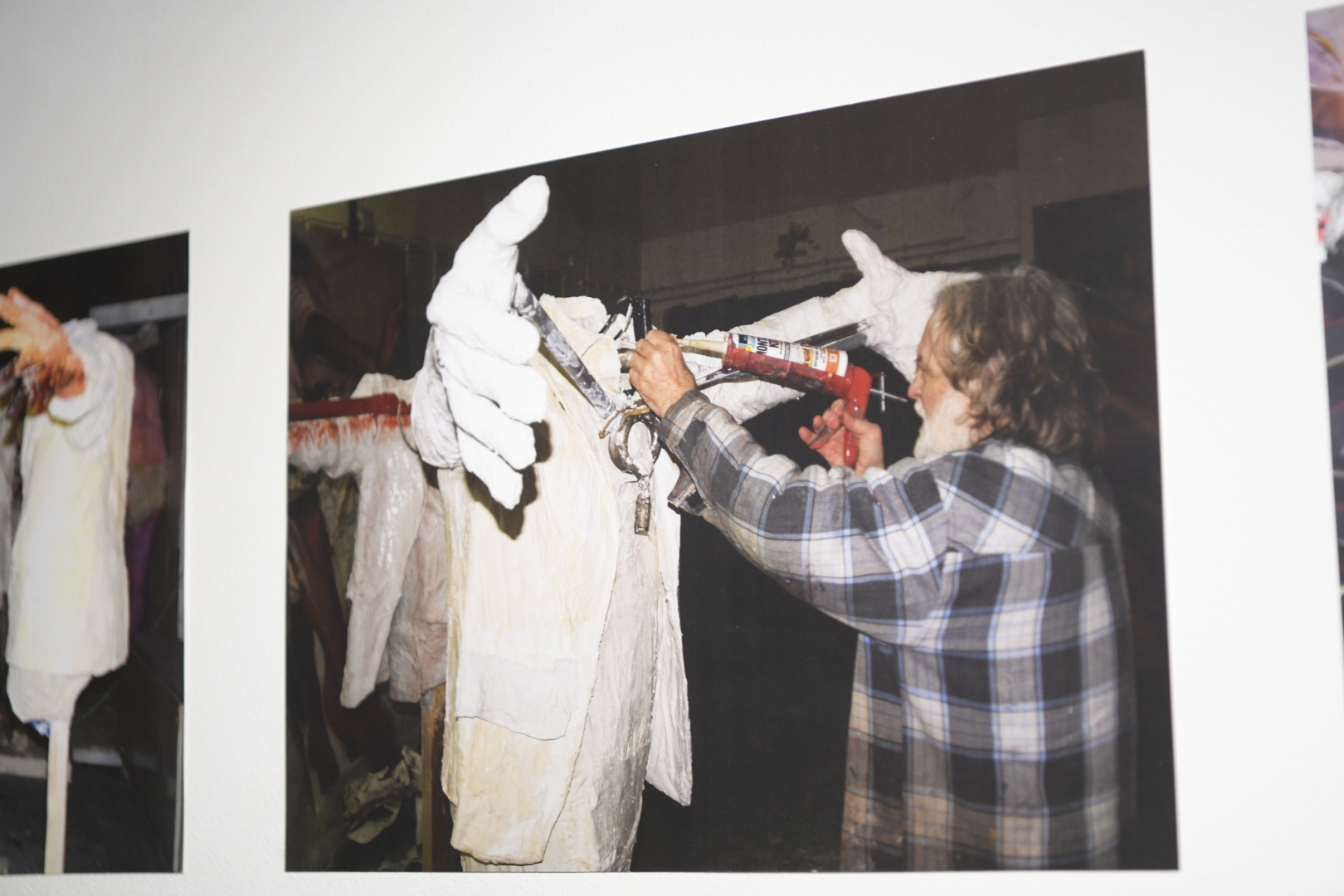 Beograd, 16.12.2021. Kombank dvorana, Galerija Miloš Šobajić, Dan sećanja na slikara Miloša Šobajića u Galeriji Kombank dvorane Foto: Dragan Mujan/Nova.rs