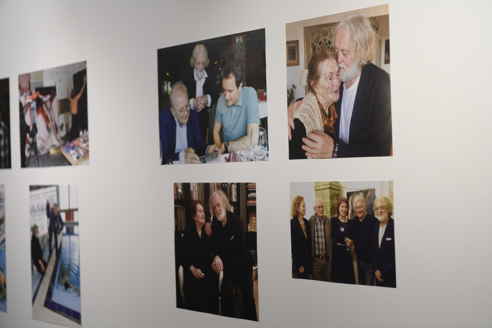 Beograd, 16.12.2021. Kombank dvorana, Galerija Miloš Šobajić, Dan sećanja na slikara Miloša Šobajića u Galeriji Kombank dvorane Foto: Dragan Mujan/Nova.rs