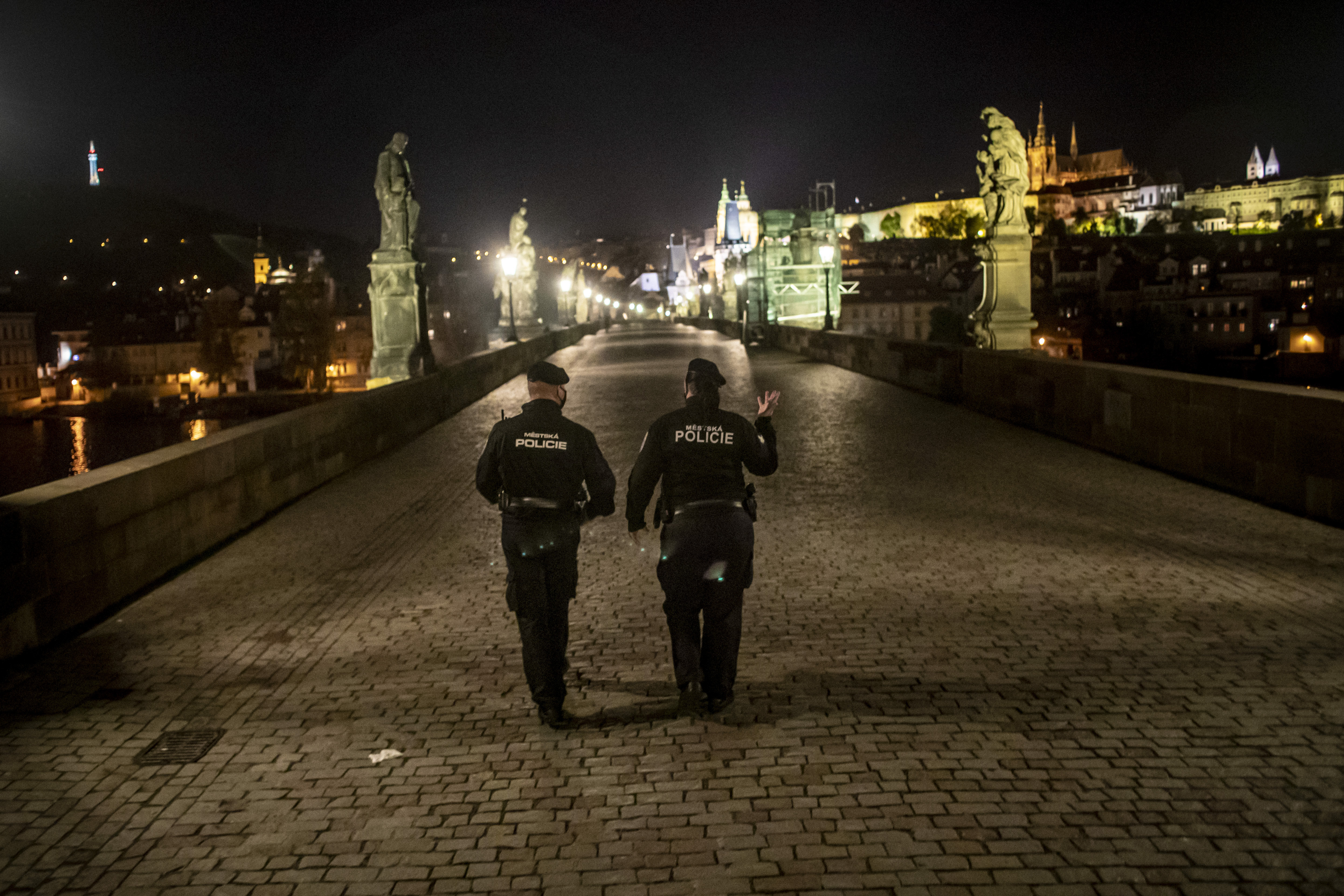 Start of night curfew in Czech Republic