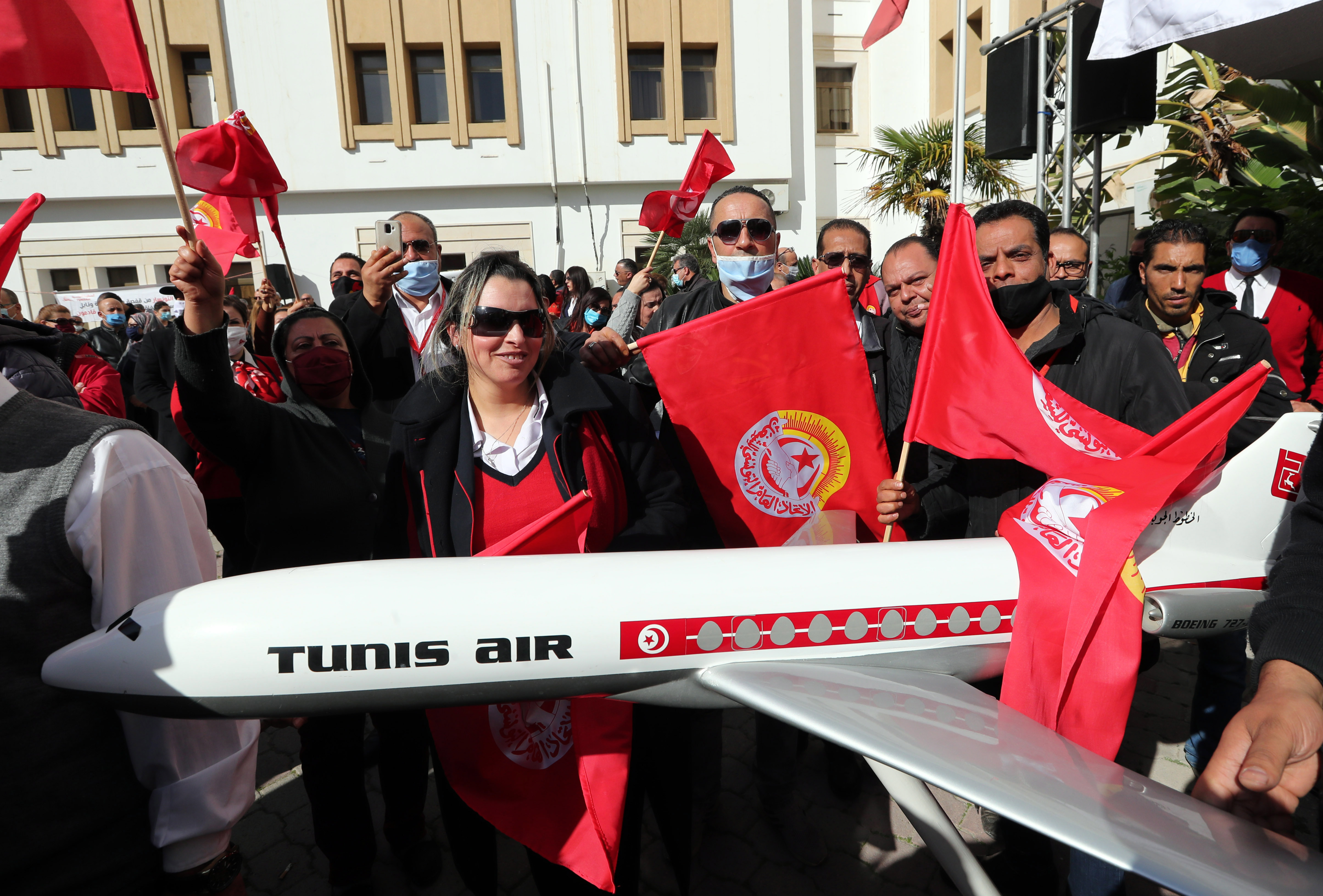 Employees of Tunisair protest in Tunis