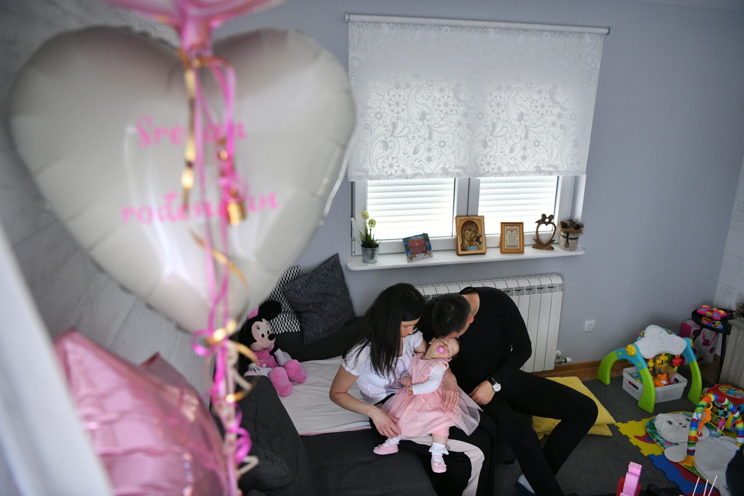 Beograd 25.05.2020. Marija Markuljević, majka, Stefan Markuljević, otac, Sofija Markuljević, prvi rođendan, rodjendan, dete, devojčica obolela od spinalne mišićne atrofije tipa 1, SMA, spinalna mišićna atrofija Foto: Filip Krainčanić/Nova.rs