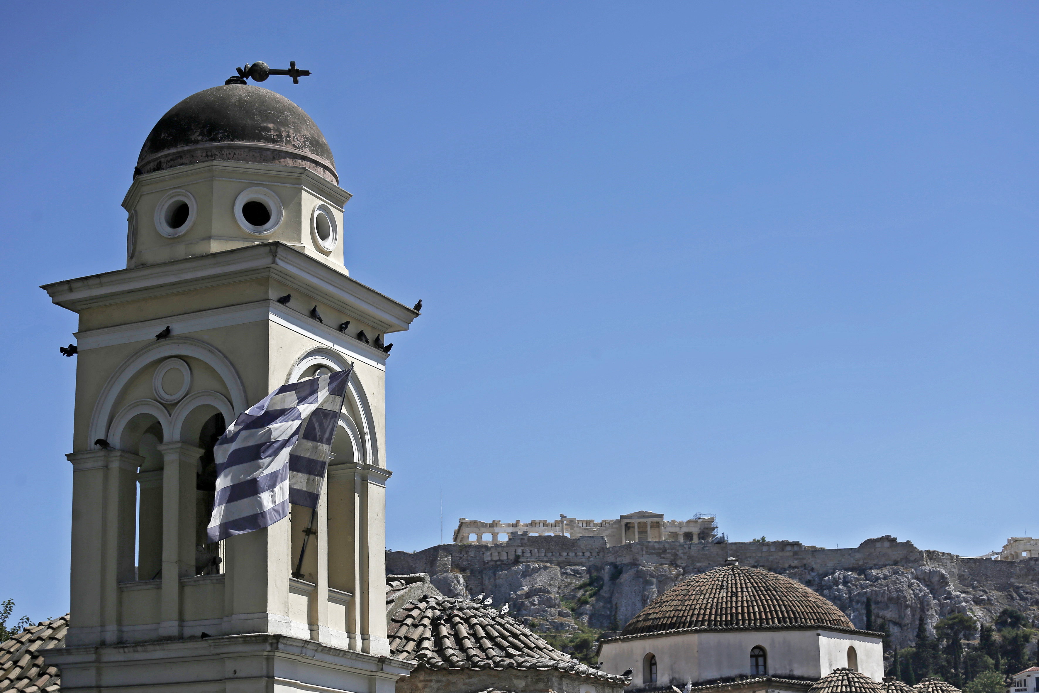 Earthquake shakes central Athens