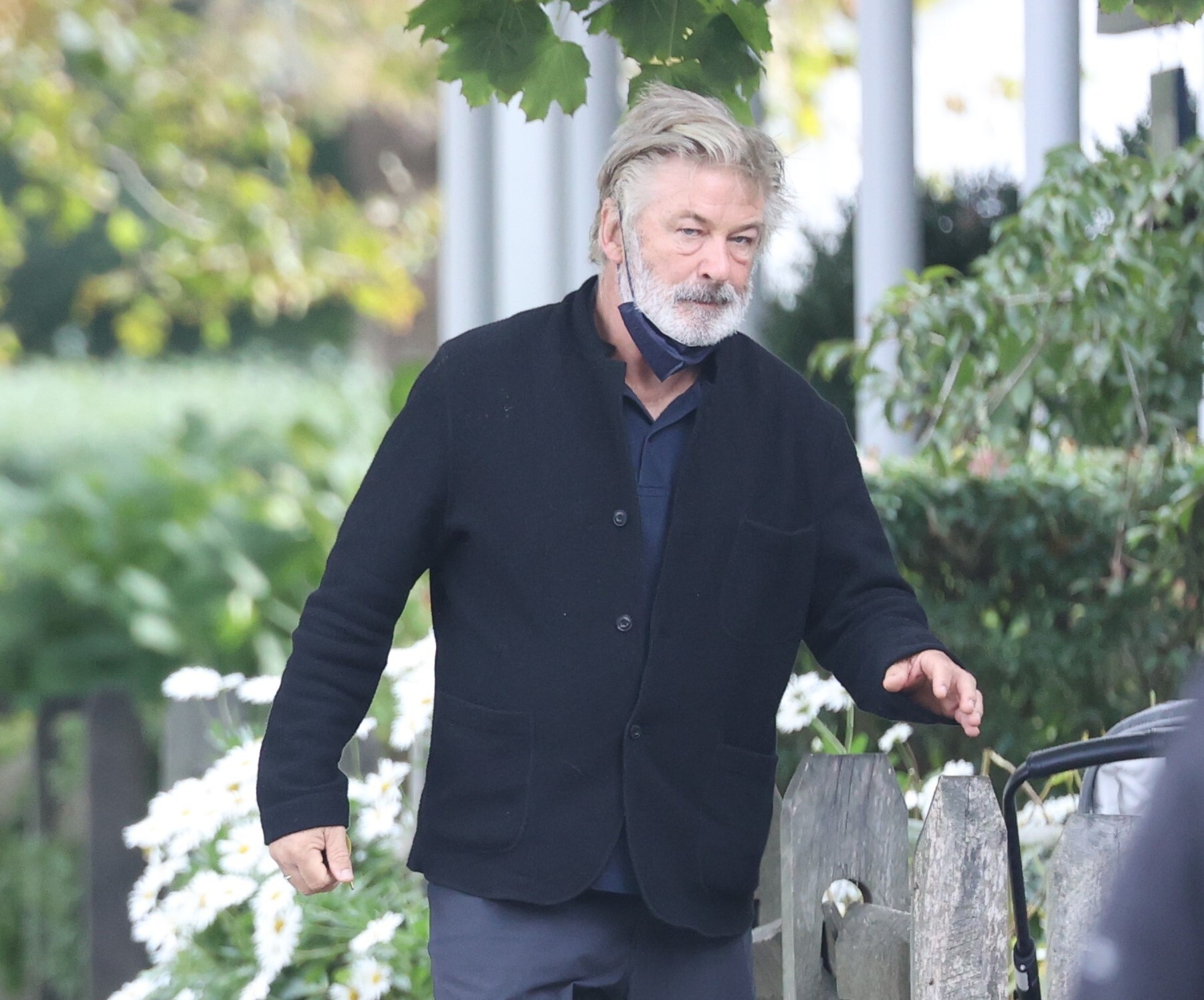 Exclusive - Alec Baldwin looks unkept as he is spotted grabbing a coffee in the Hamptons, East Hampton, USA - 07 Oct 2021