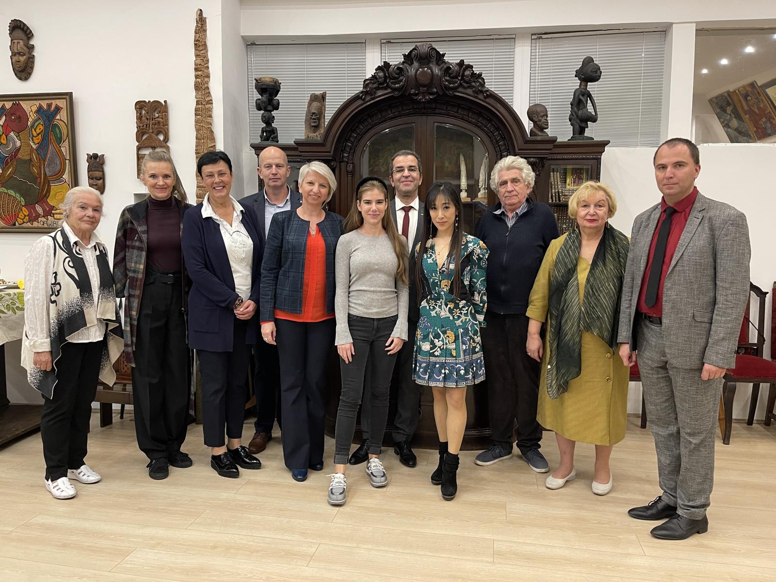 Aisa Iđiri. Aisa Adjiri, pijanistkinja, Udruženje za kulturu, umtnost i medjunarodnu saradnju Adligat Foto: Adligat