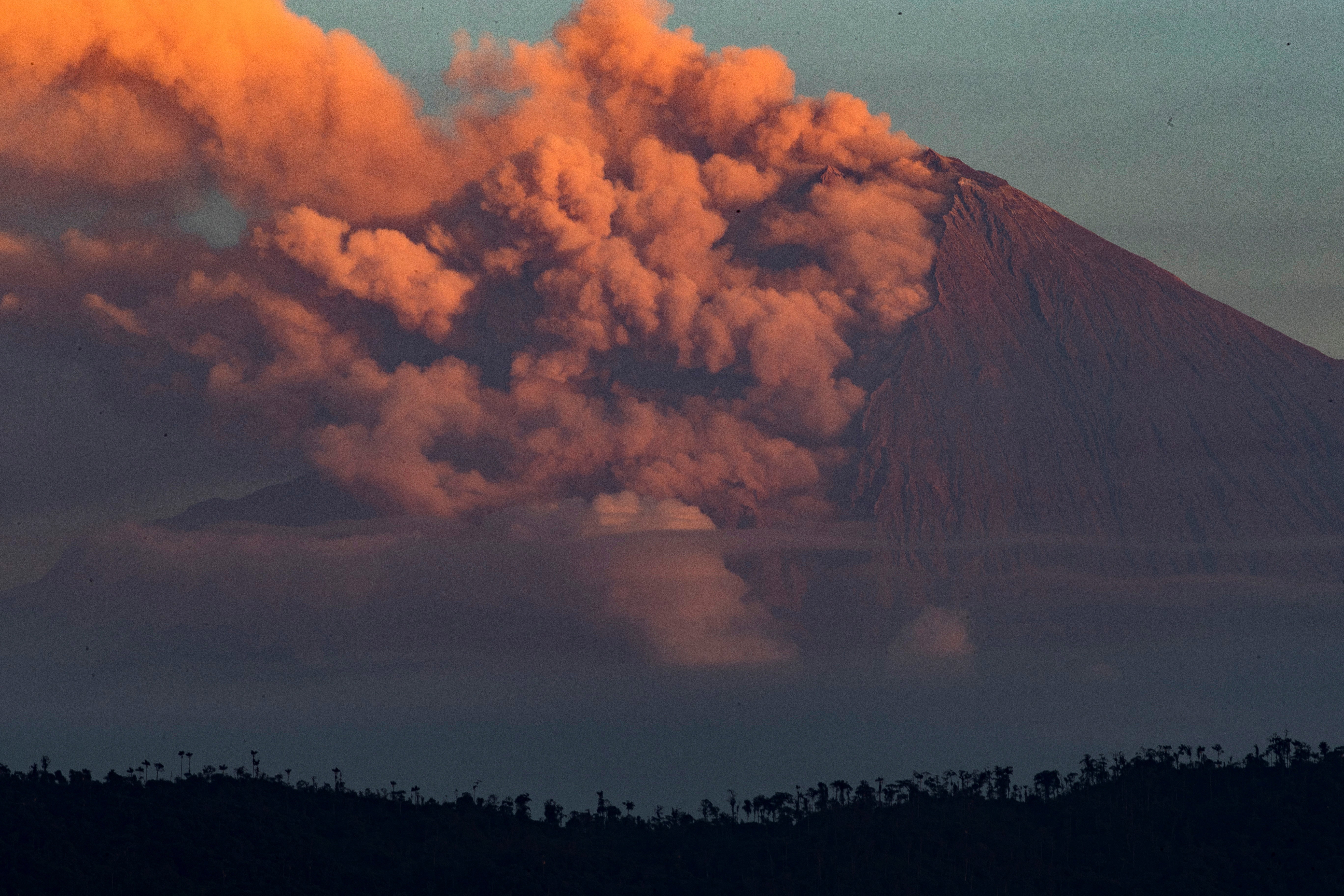 Sangay volcano in activity in Ecuador