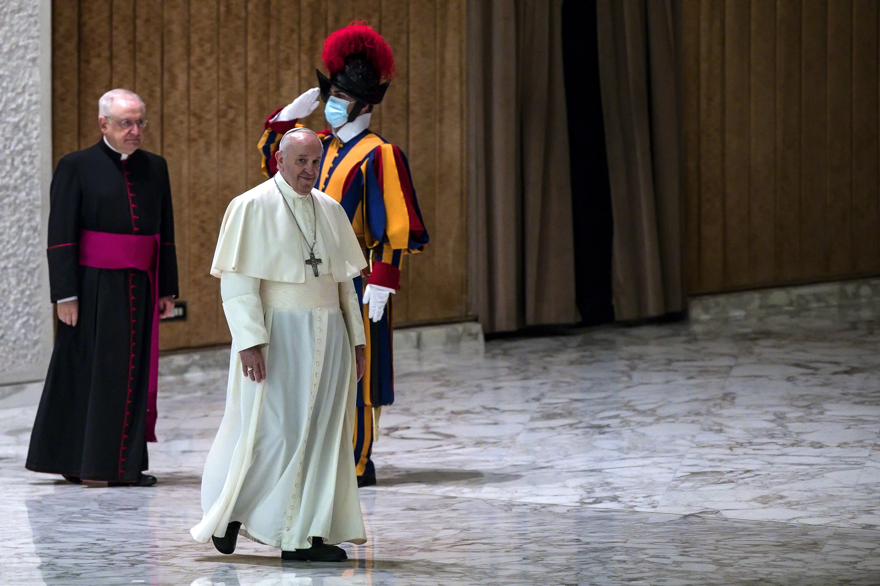 Papa Franja
epa08761256 Pope Francis attends the general audience in the Paul VI hall, Vatican City, 21 October 2020.  EPA-EFE/ANGELO CARCONI
