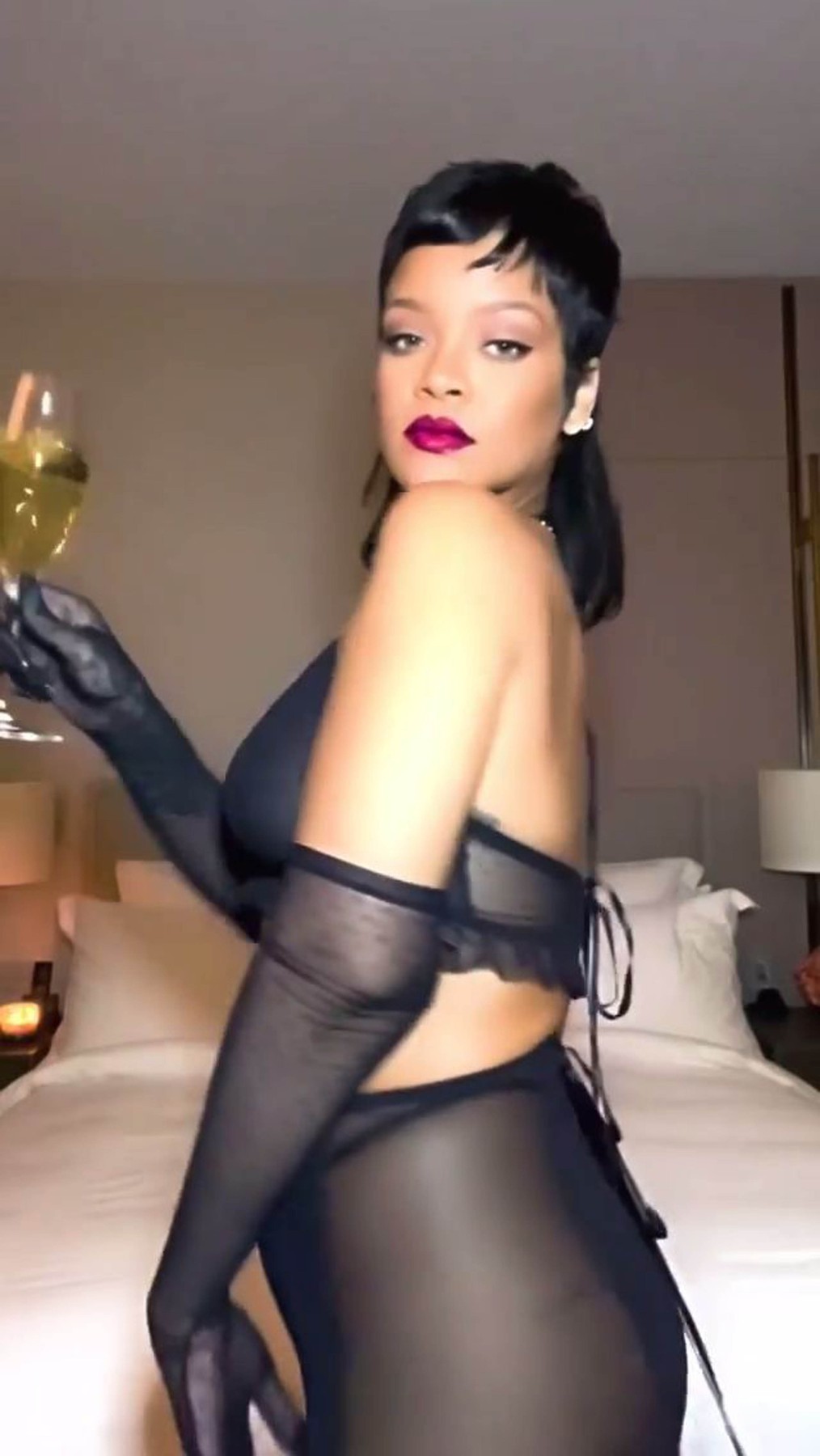 26-1-2021

Celebrity Selfies 

Pictured: Rihanna,Image: 586430978, License: Rights-managed, Restrictions: , Model Release: no, Credit line: PLANET PHOTOS / Planet / Profimedia