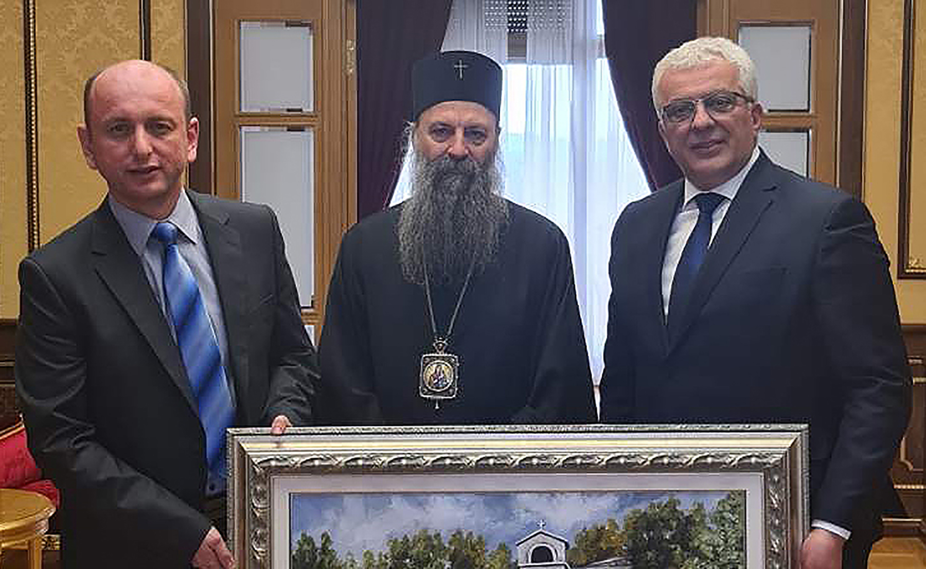 Patrijarh srpski Porfirije primio je u Patrijaršijskoj rezidenciji u Beogradu vođe koalicije Demokratski front u Crnoj Gori Andriju Mandića i Milana Kneževića, Andrija Mandic i Milan Knezevic