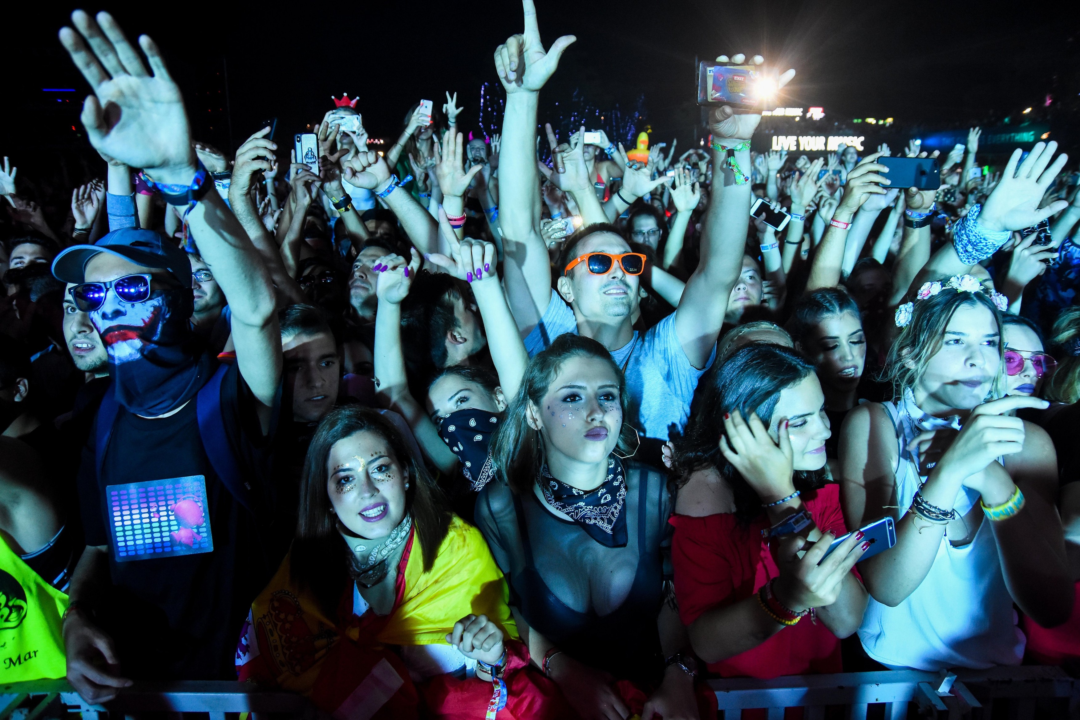 Novi Sad, Serbia. 15th July 2018.  Fans of David Guetta are performing at his concert at Exit festival ,Petrovaradina fortress 15th July 2018 Credit: Nenad Mihajlovic/Alamy Live News